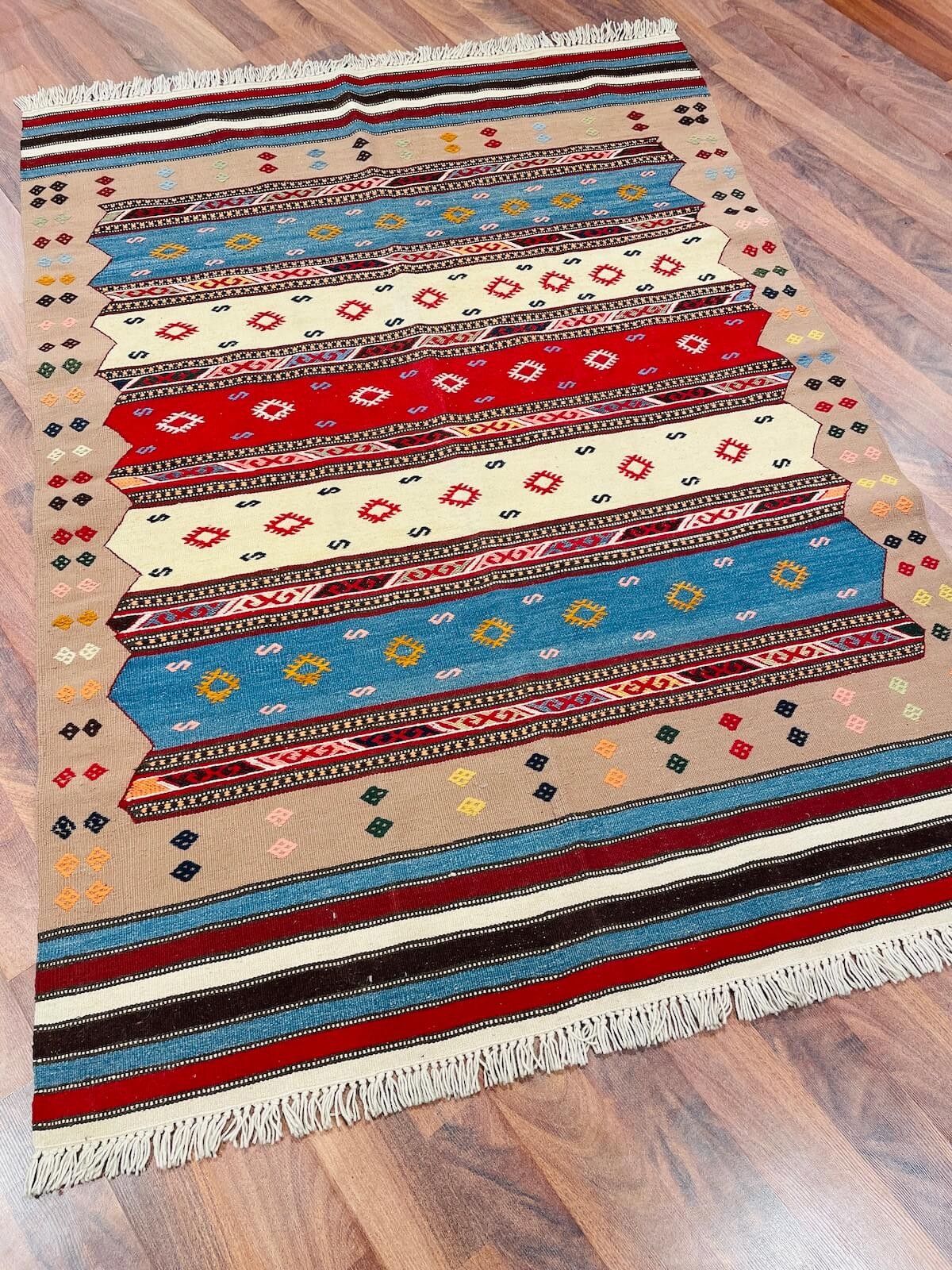 Bergama Cicim Geleneksel Anadolu Tasarımı Kilim (185x136 cm, 2.52 m²)