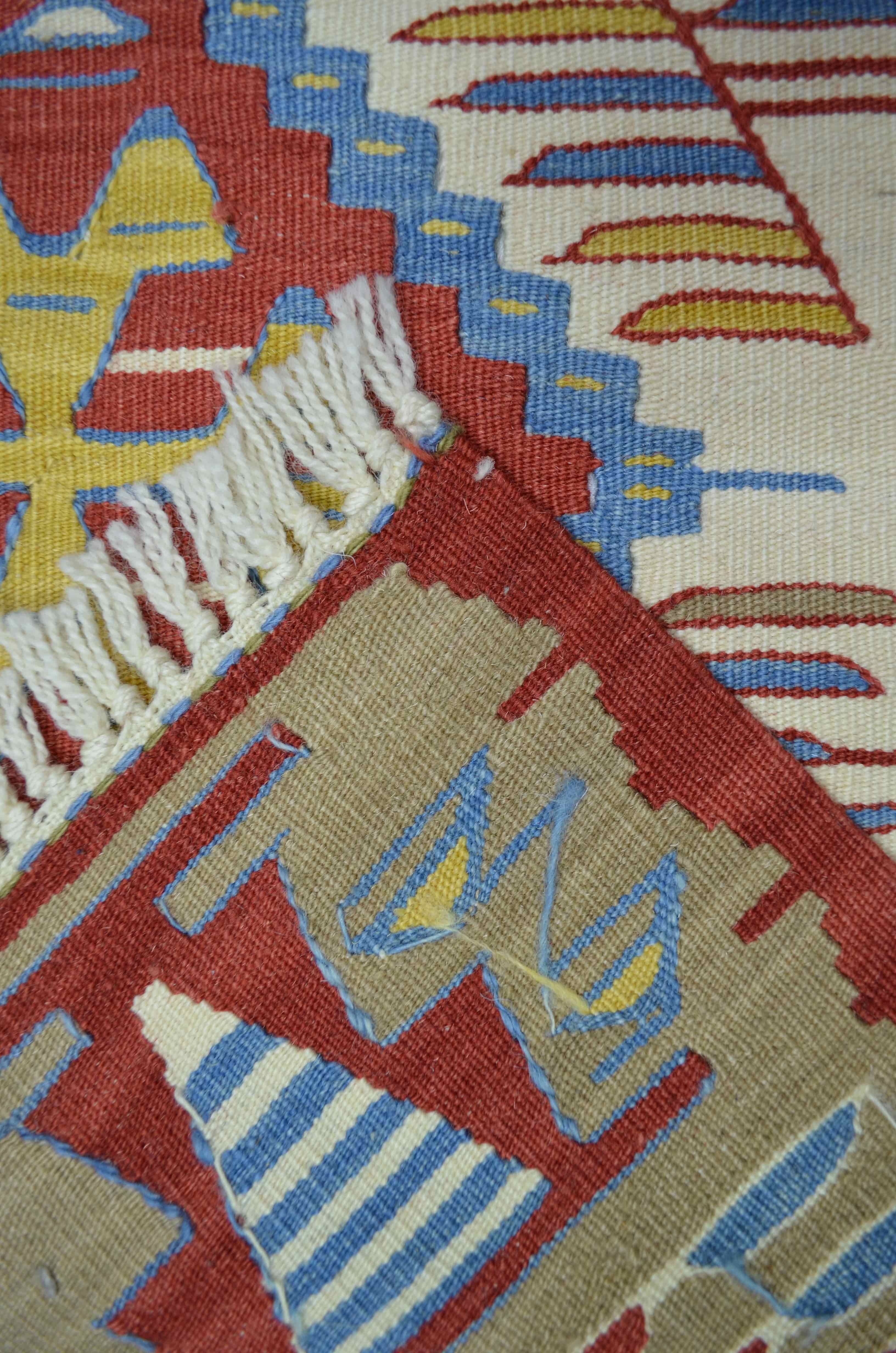 Uşak Yünden El Dokuma Yeşil, Mavi ve Kırmızı Renk Kilim 90x120 cm (1,08 m²)