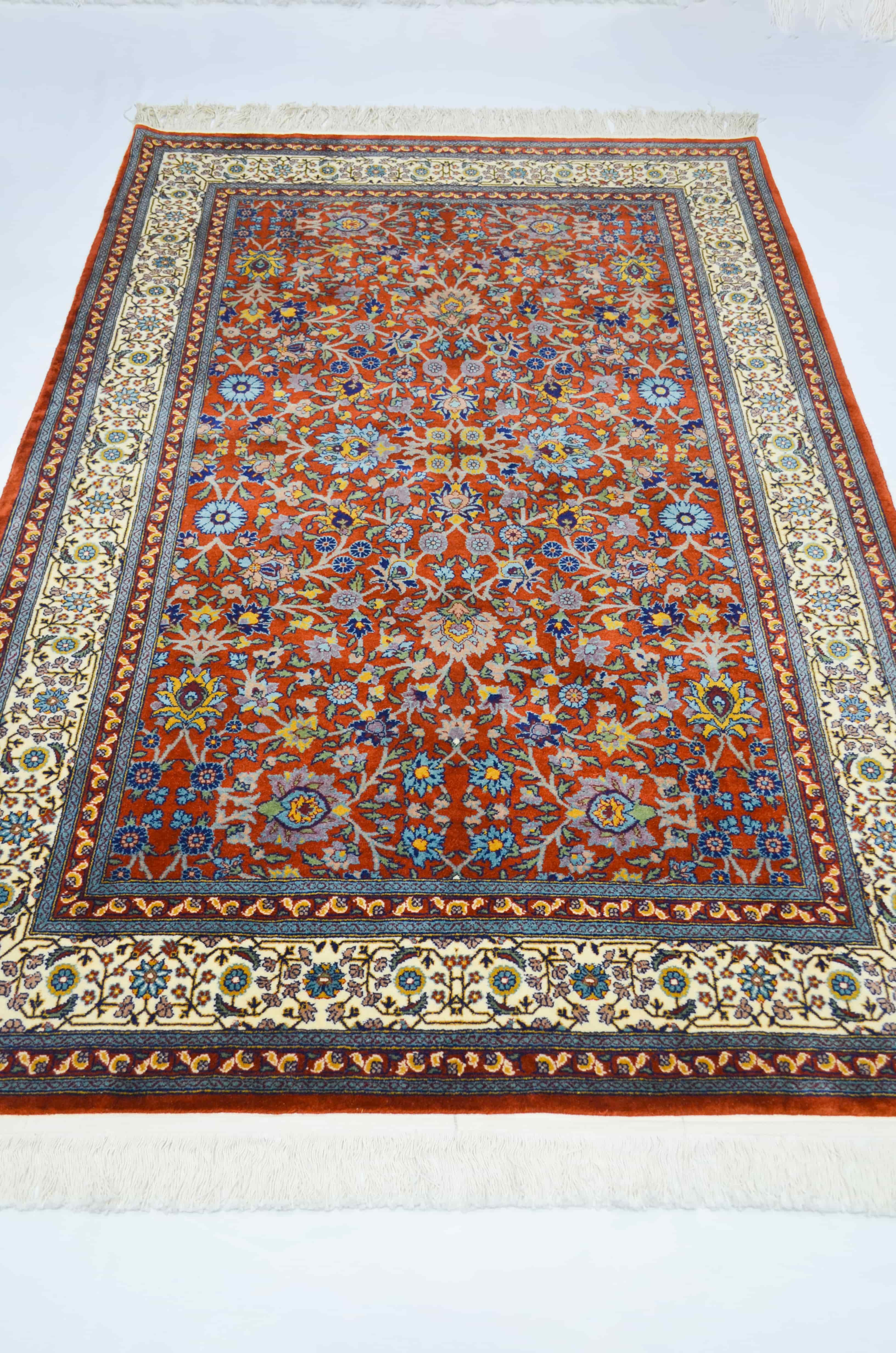 Yedi Dağın Çiçeği Desenli Bordo Renk El Dokuma Hereke Halısı 132x207 cm (2.73 m²)