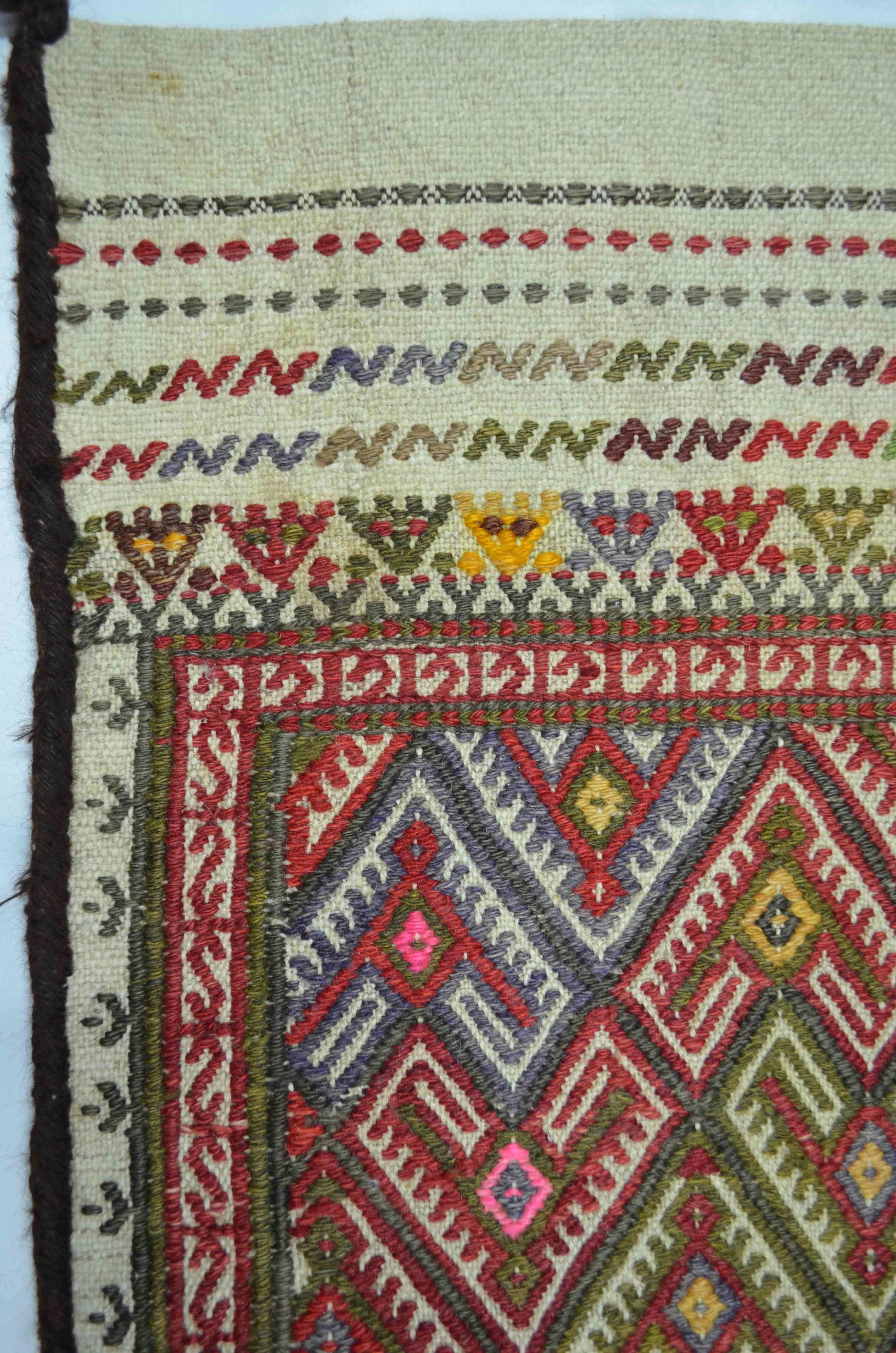 Vintage Konya Cicim El Dokuma Krem Zeminli Çok Renkli Yün Yastık 66x94 cm (0,62 m²)