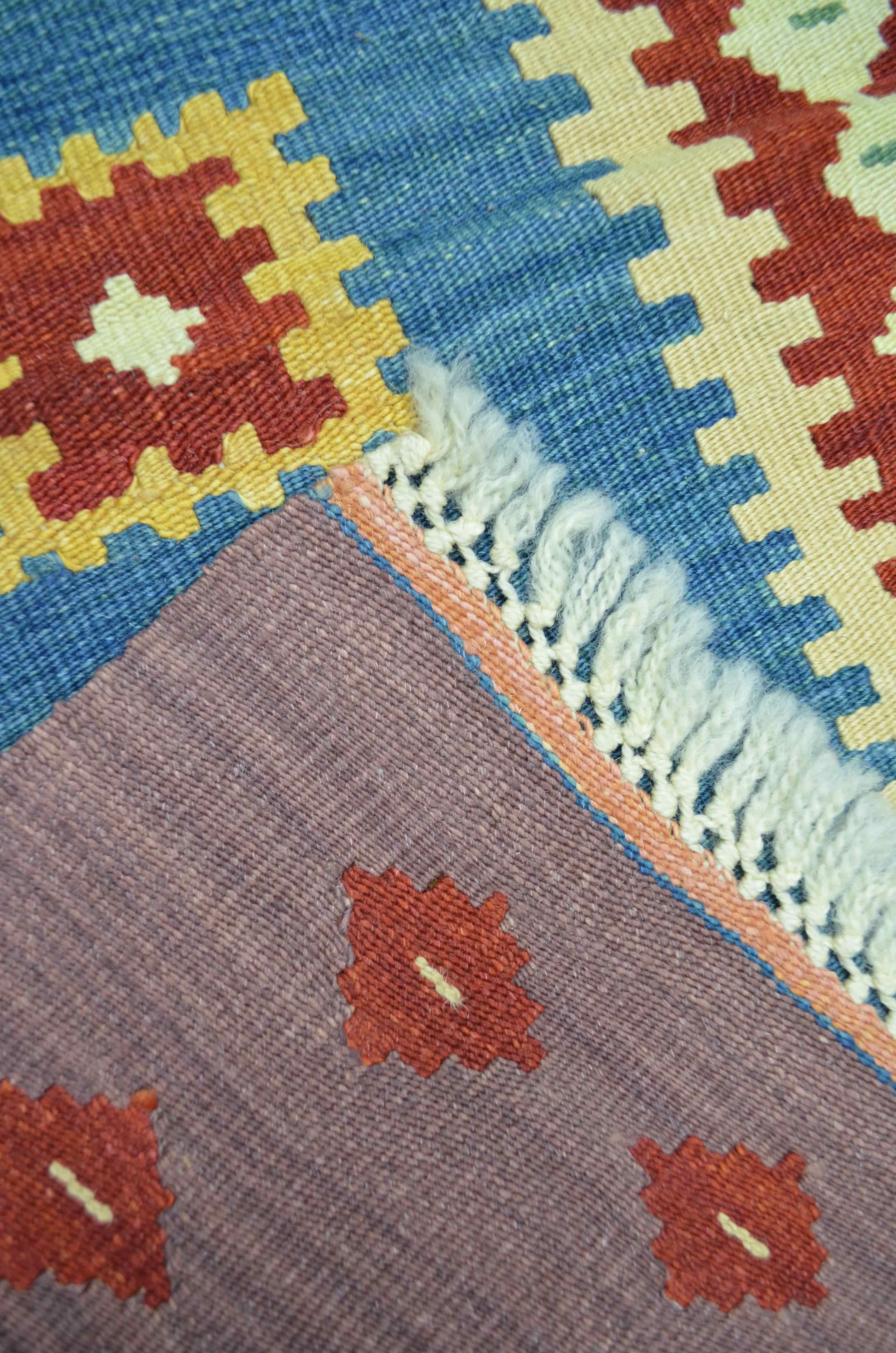 İran Koçan Yünden El Dokuma Mavi ve Mor Renk Sofra Kilimi 90x90 cm (0.81 m²)