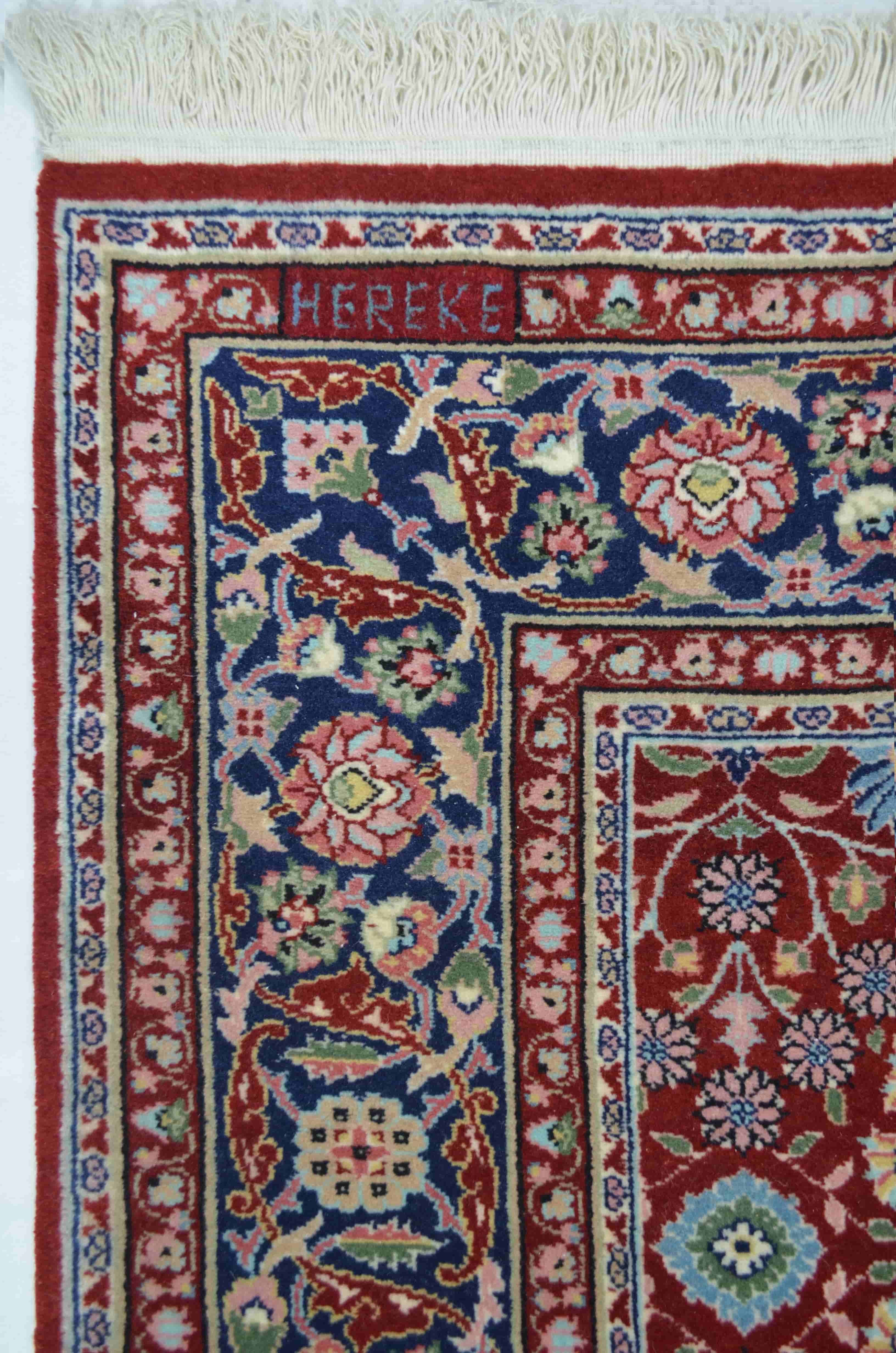 Yedi Dağın Çiçeği Desenli Bordo Renk El Dokuma Hereke Halısı 121x179 cm (2.16 m²)