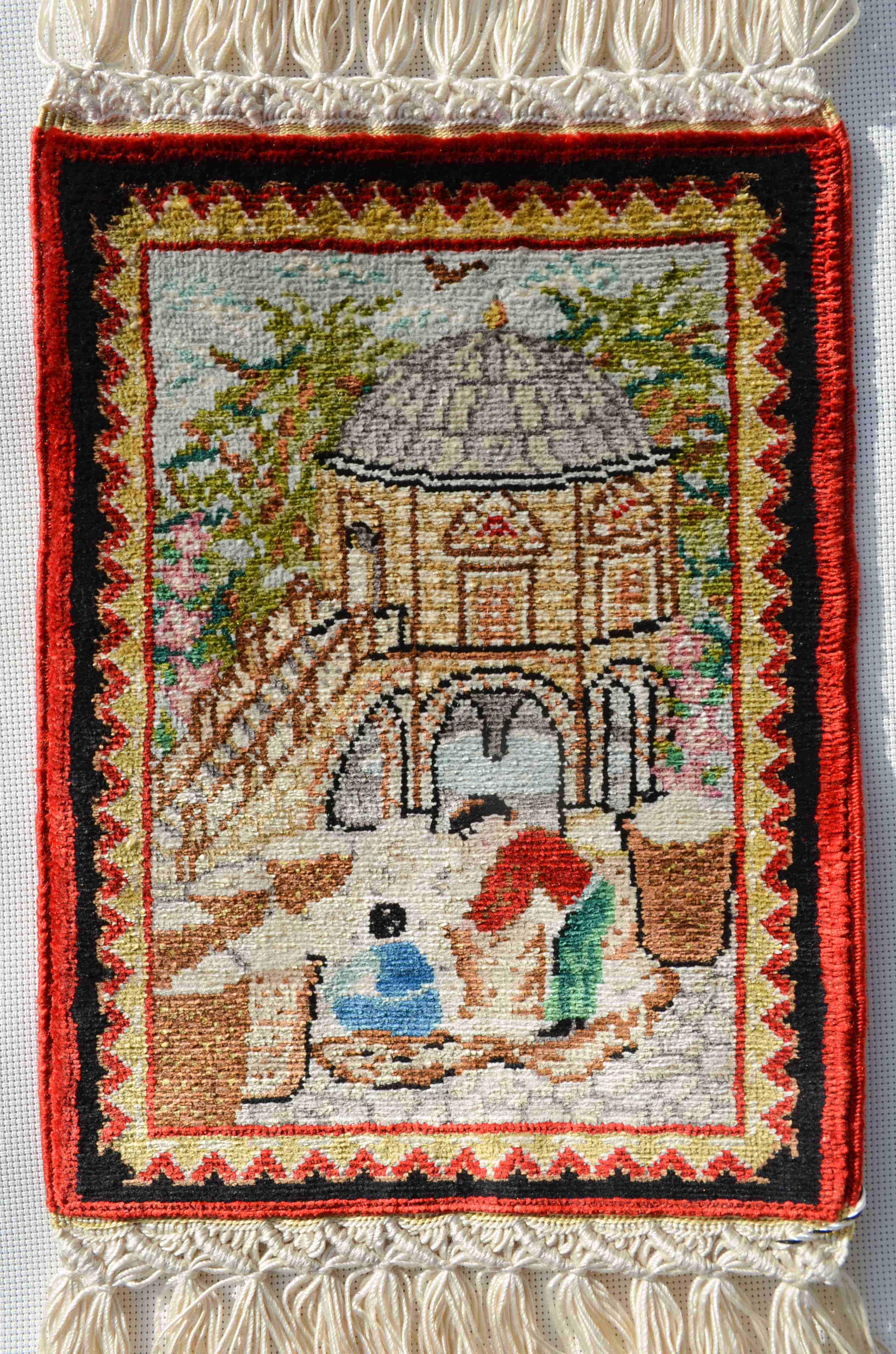 Kozahan Minyatürü Desenli Saf İpek El Dokuma Duvar Halısı (13x19 cm)