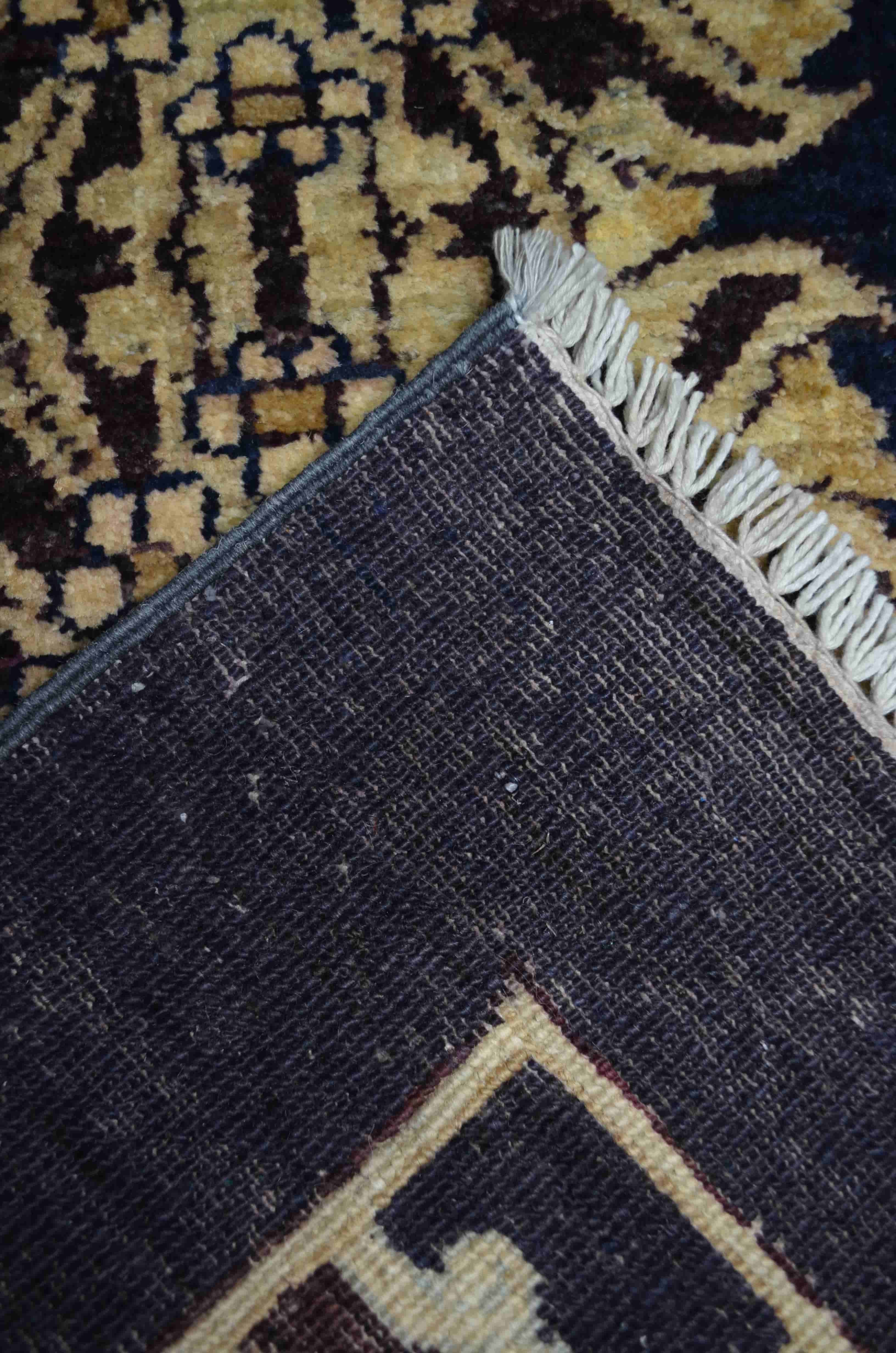 Uşak Ziegler El Dokuma Halı Siyah ve Altın Rengi 105x149 cm (1.56 m²)