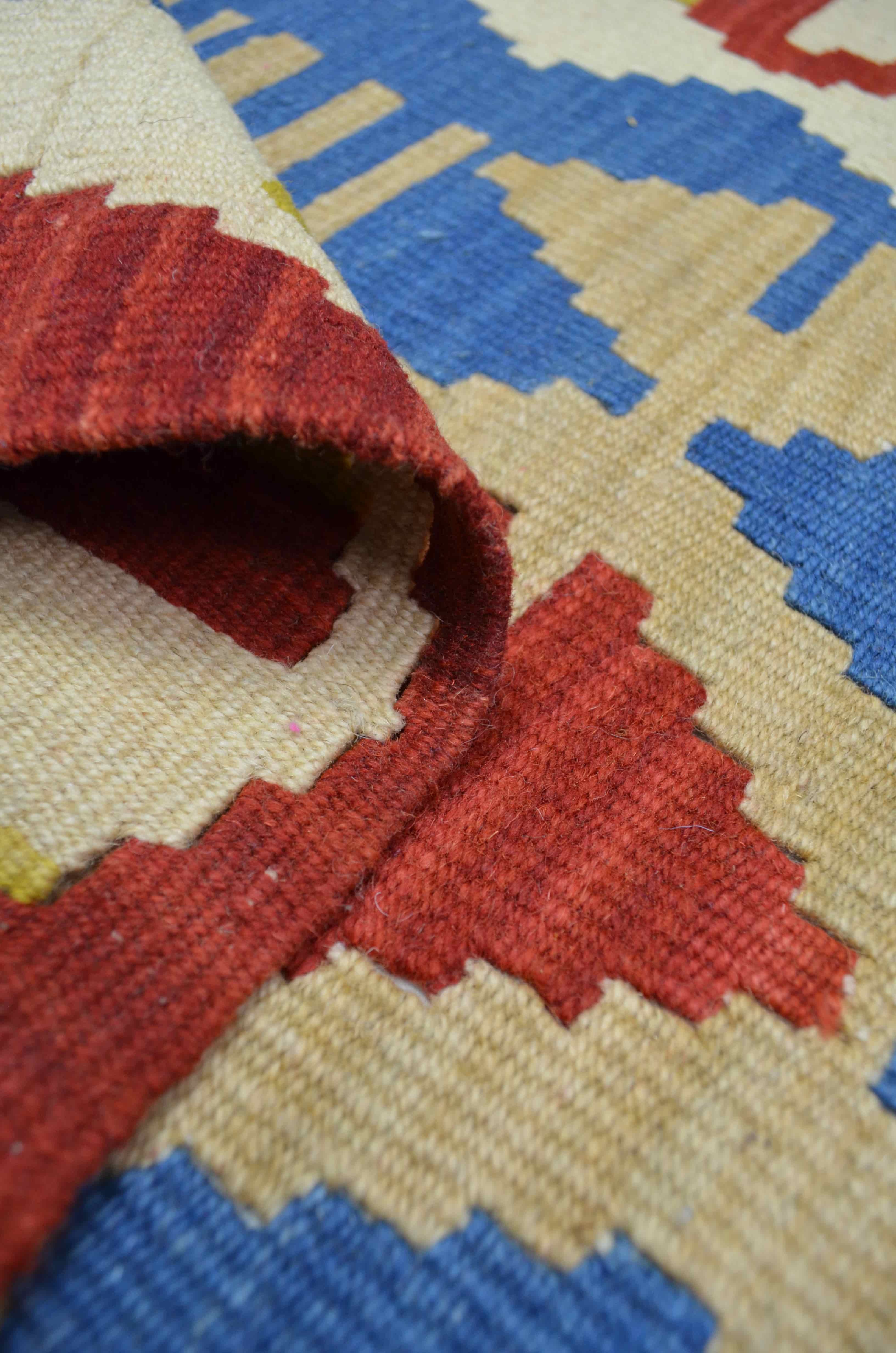El Dokuma Kırmızı ve Mavi Renk Uşak Kilim 66x84 cm (0,55 m²)