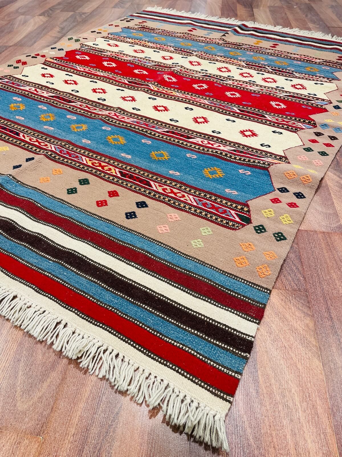 Bergama Cicim Geleneksel Anadolu Tasarımı Kilim (185x136 cm, 2.52 m²)