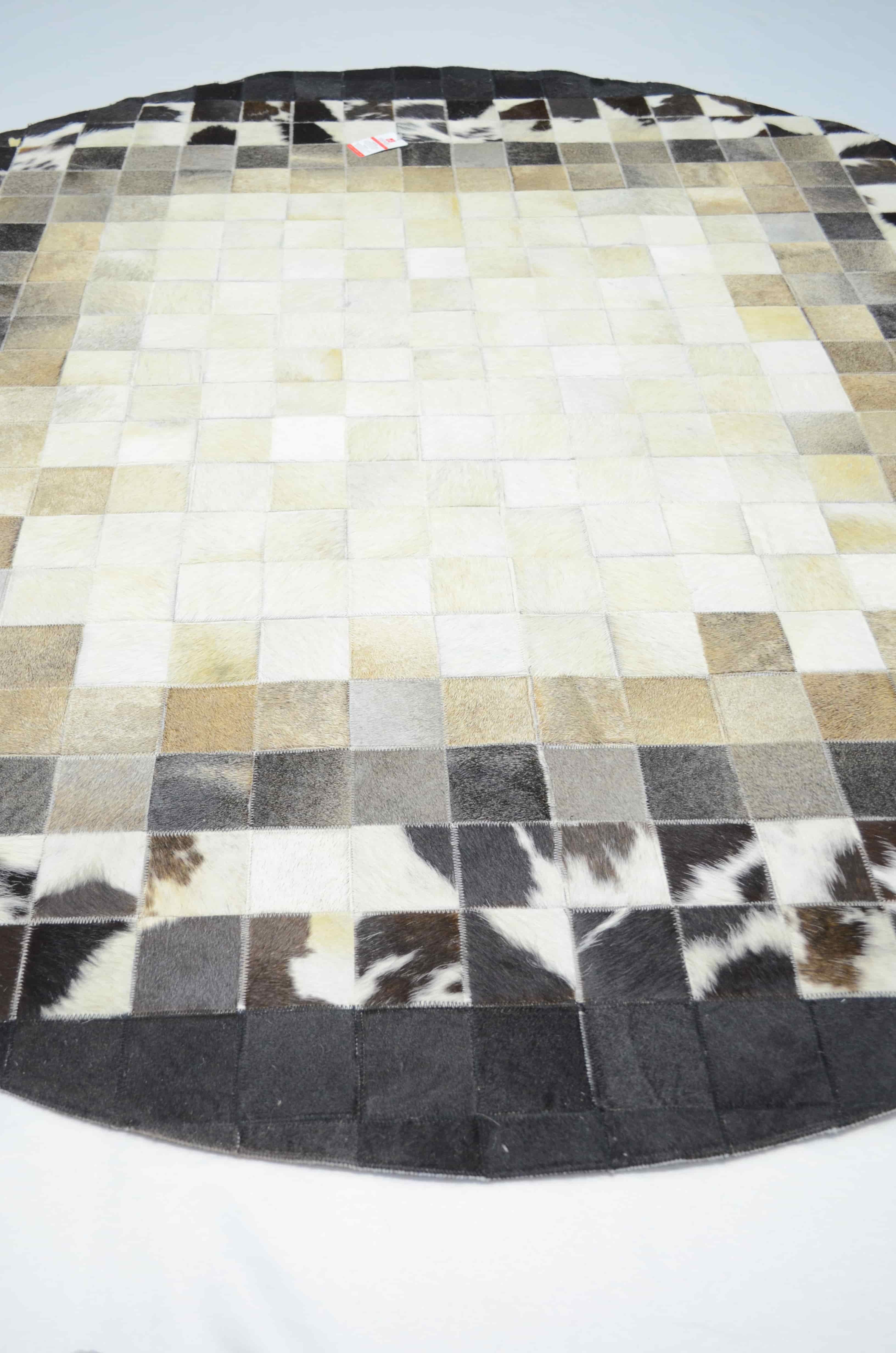 Siyah ve Beyaz Renk Ombre Geçişli Yuvarlak Deri Patchwork Halı 160x160 cm (2,56 m²)