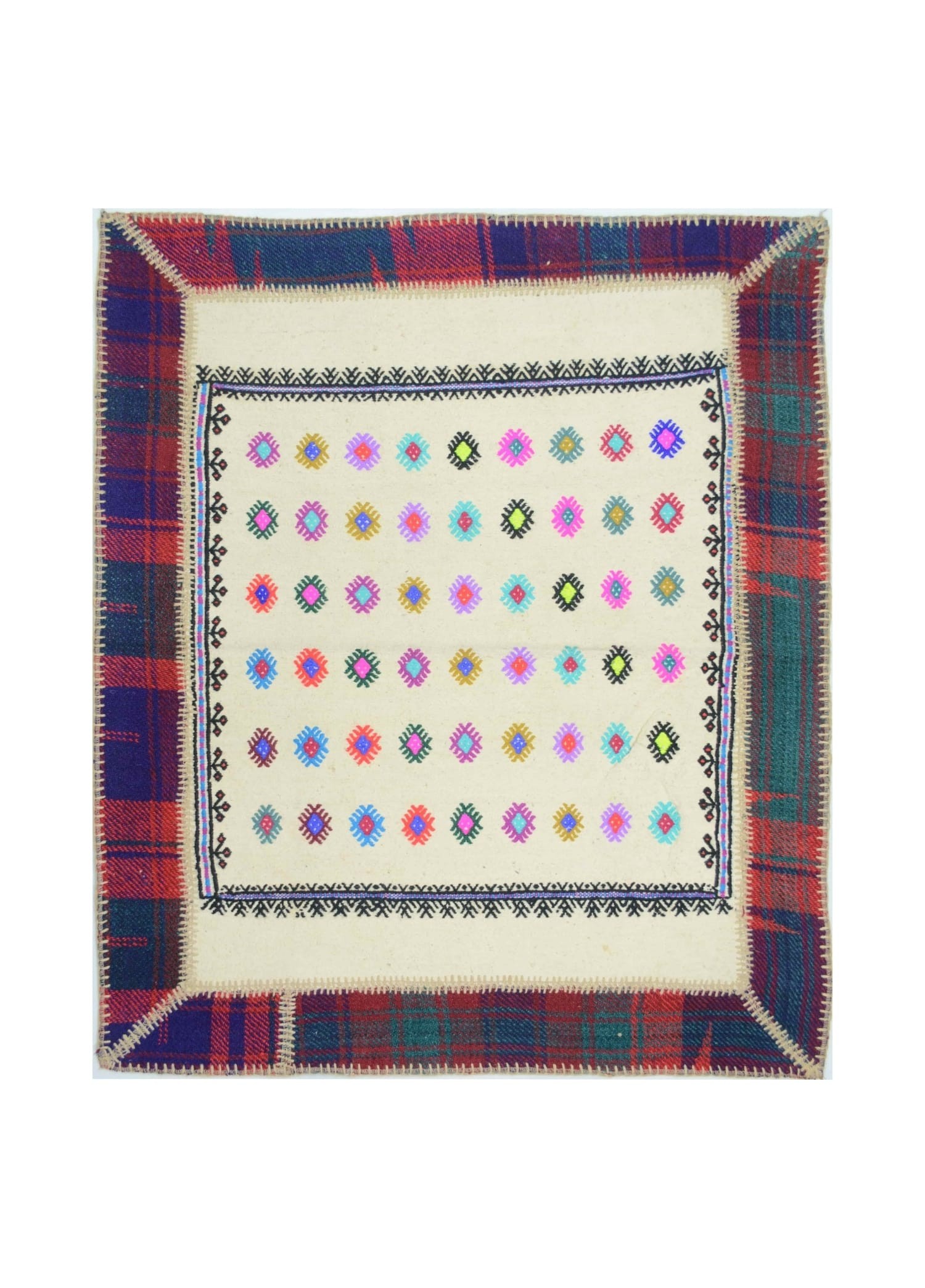 Patchwork El Dokuma Ekose Desenli ve Beyaz Renk Yün Kilim 85x105 cm (0.89 m²)