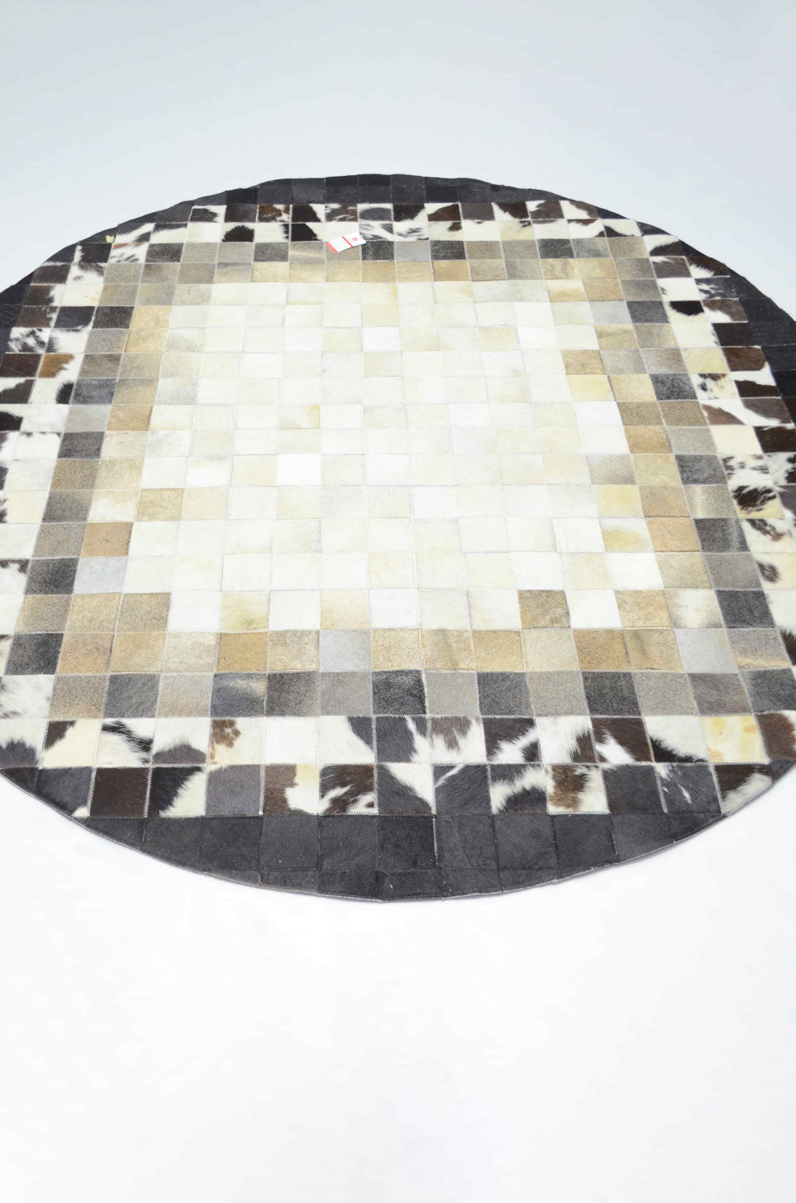 Siyah ve Beyaz Renk Ombre Geçişli Yuvarlak Deri Patchwork Halı 160x160 cm (2,56 m²)