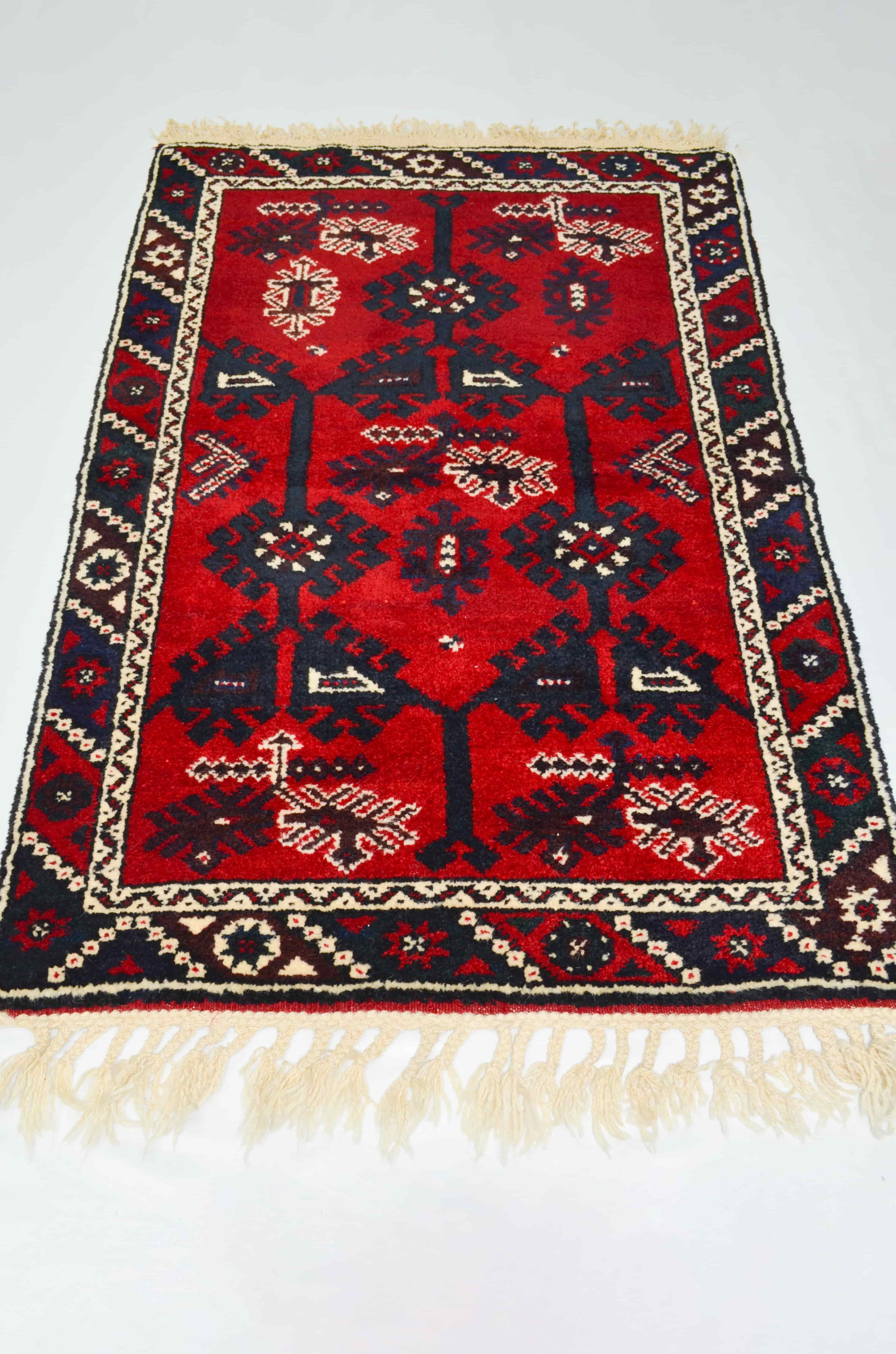 El Dokuma Kırmızı Renk Döşemealtı Halısı 83x122 cm (1.01 m²)