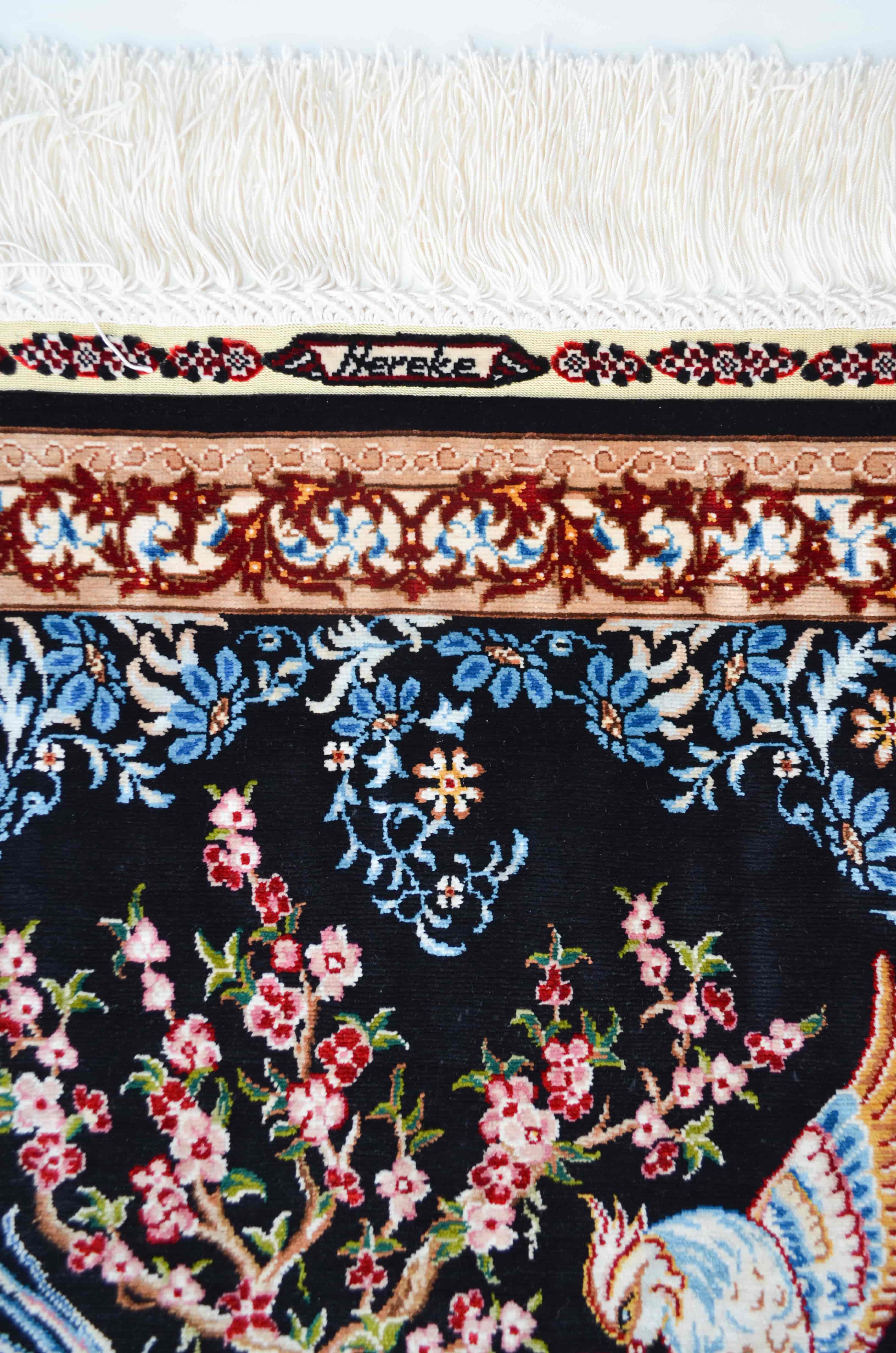 Kuş Motifli Saf İpek El Dokuma Duvar Halısı (50x77 cm)