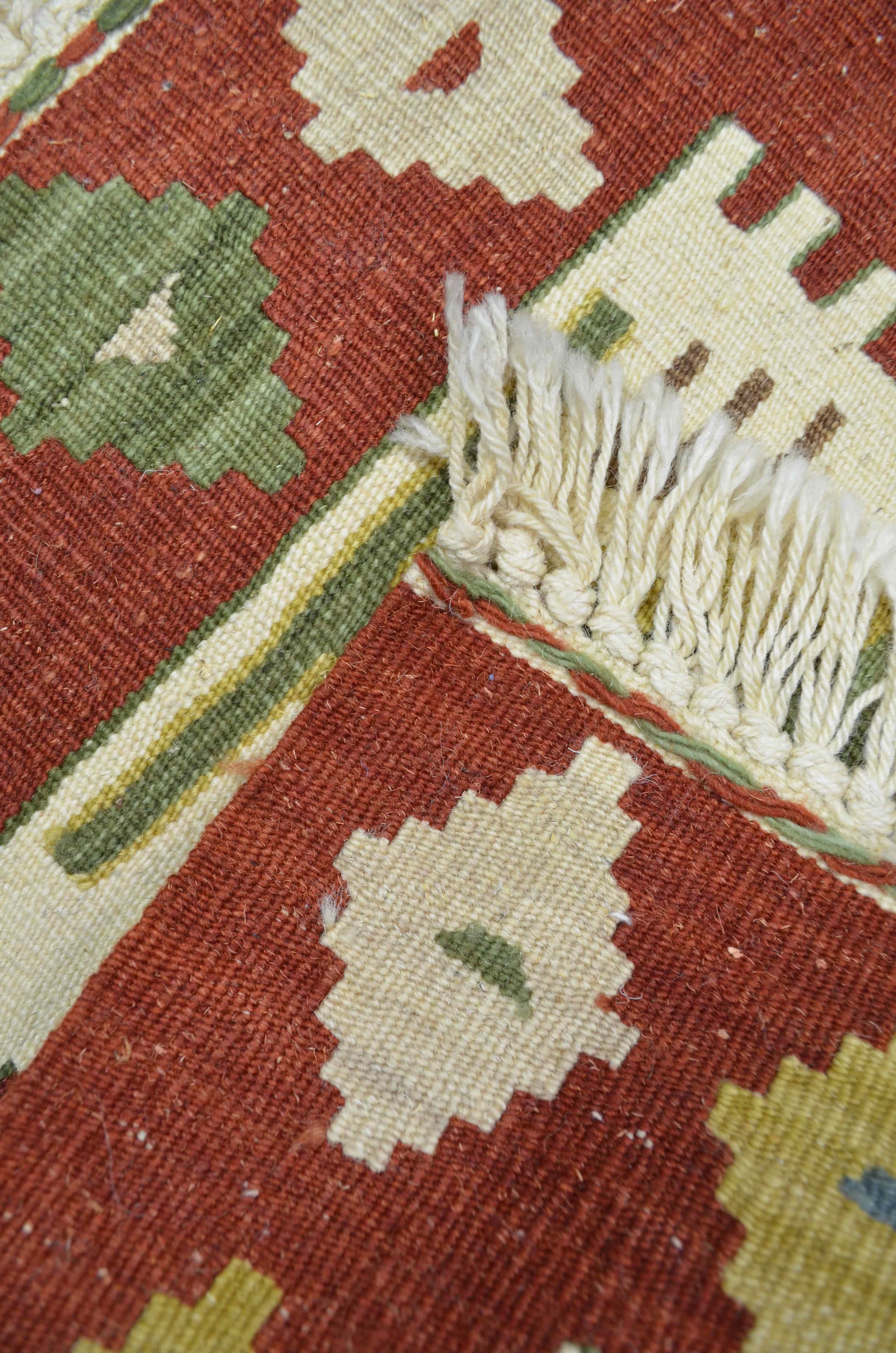 Yünden El Dokuma Kırmızı Renk İnce Kök Kilim 40x40 cm (0.16 m²)
