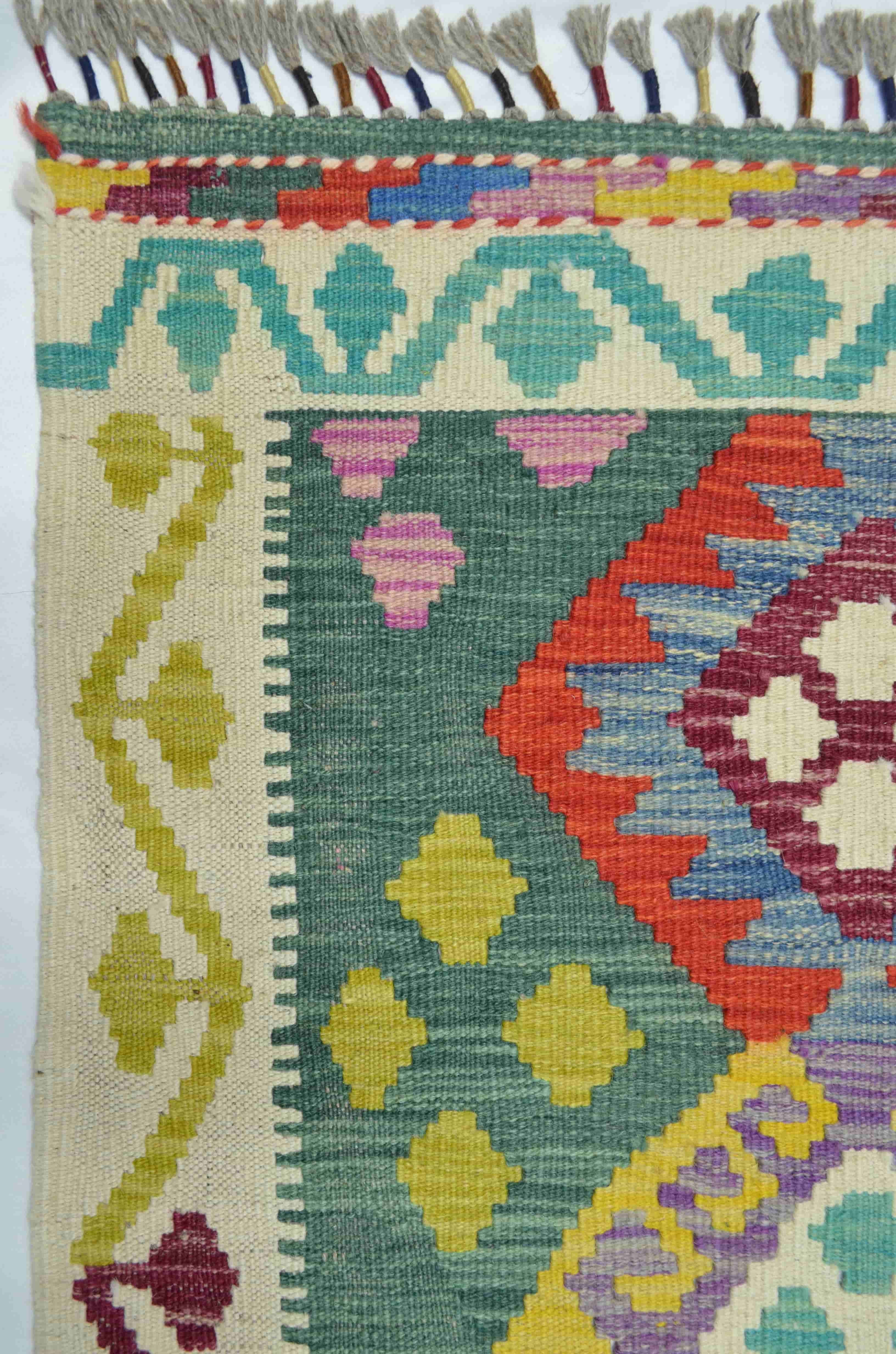 Yün İplikten El Dokuma Yeşil ve Krem Renk Afgan Kilim 111x159 cm (1.76 m²)