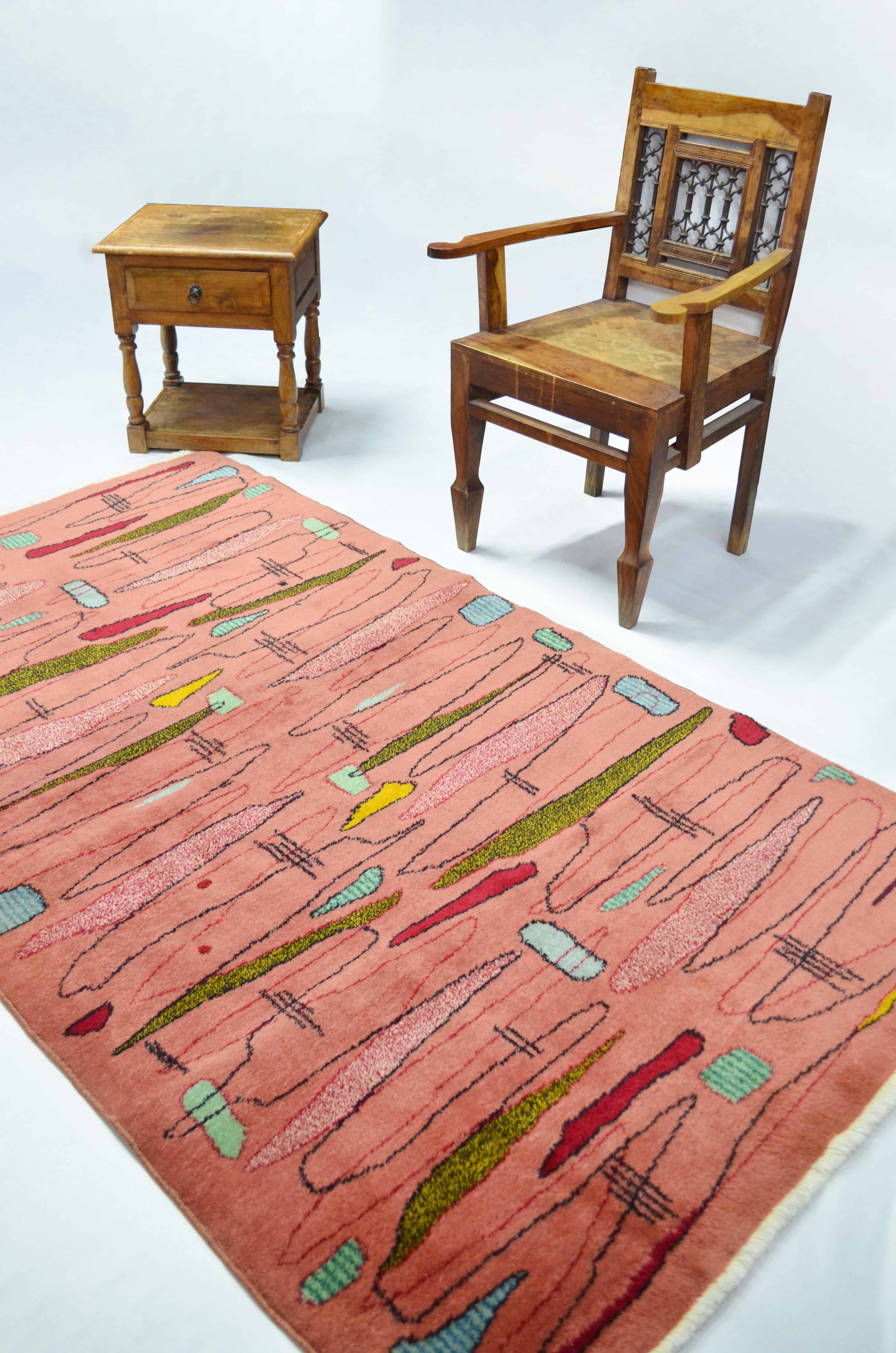 Zeki Müren Tasarımı Pembe Renk ve Geometrik Desenli Isparta Halısı 123x211 cm (2.60 m²)