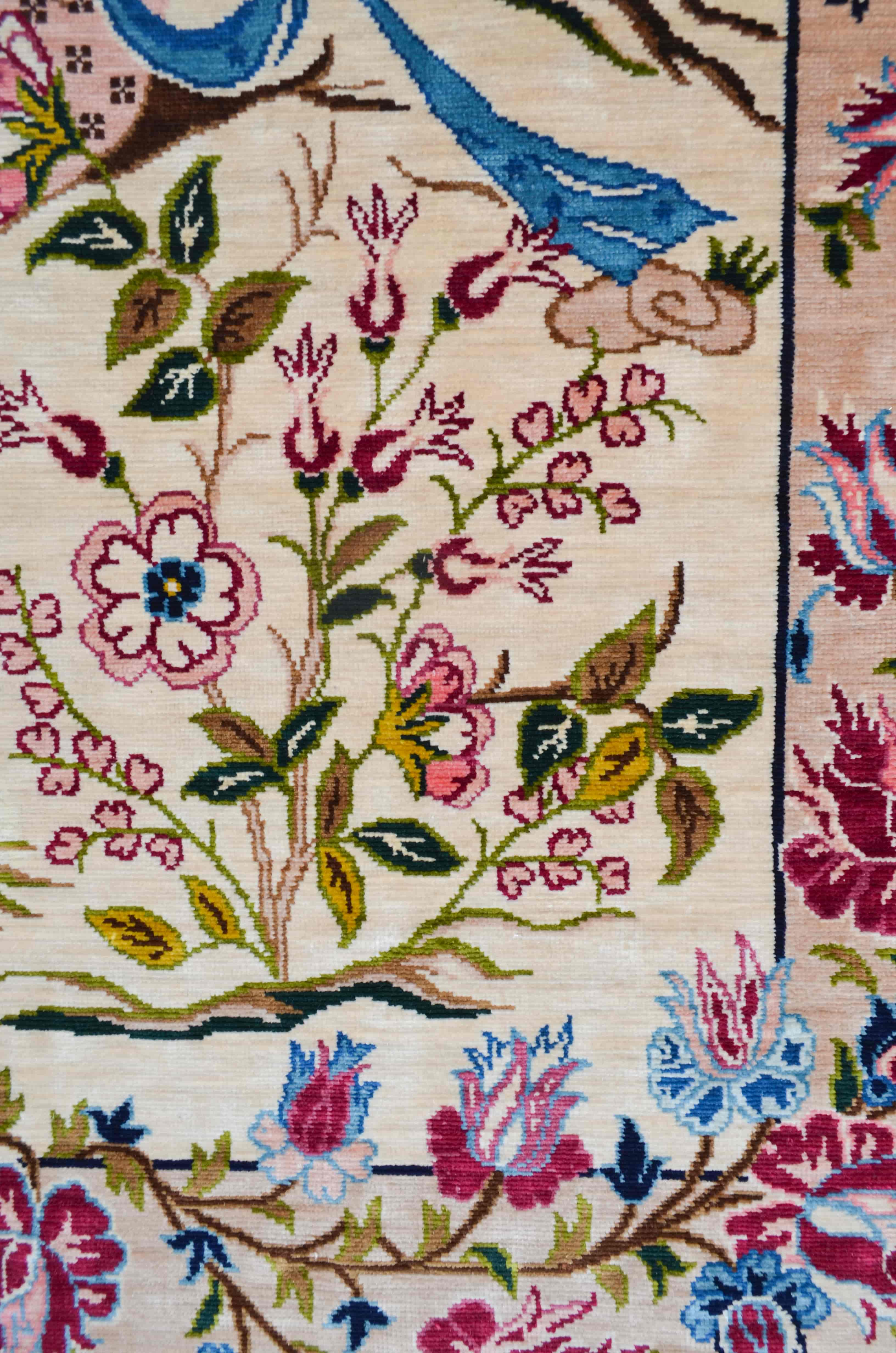 Dans Eden Kız Motifli Saf İpek El Dokuma Duvar Halısı (60x90 cm)