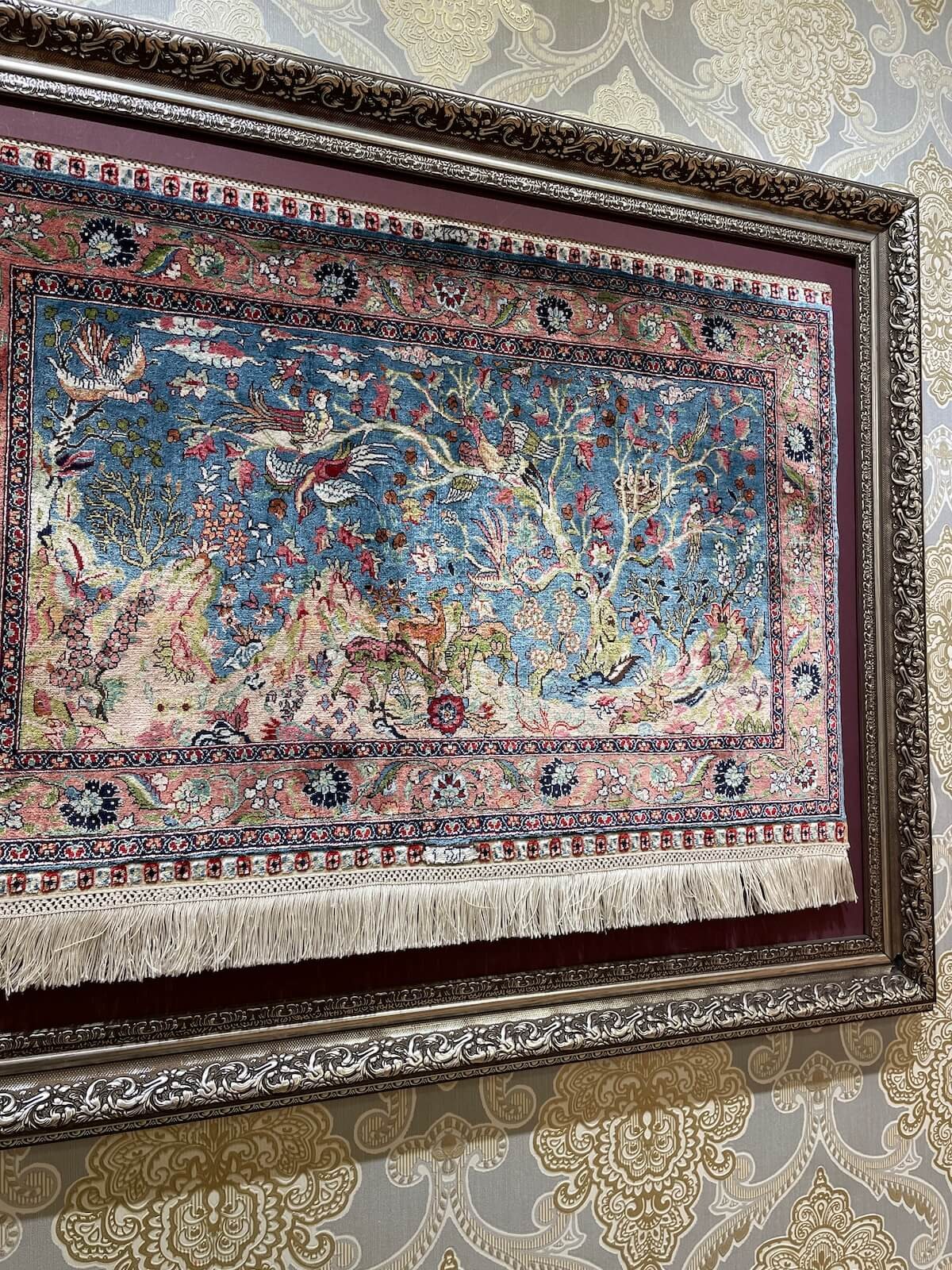 Saf İpekten El Dokuma Duvar Halısı (39x59 cm)