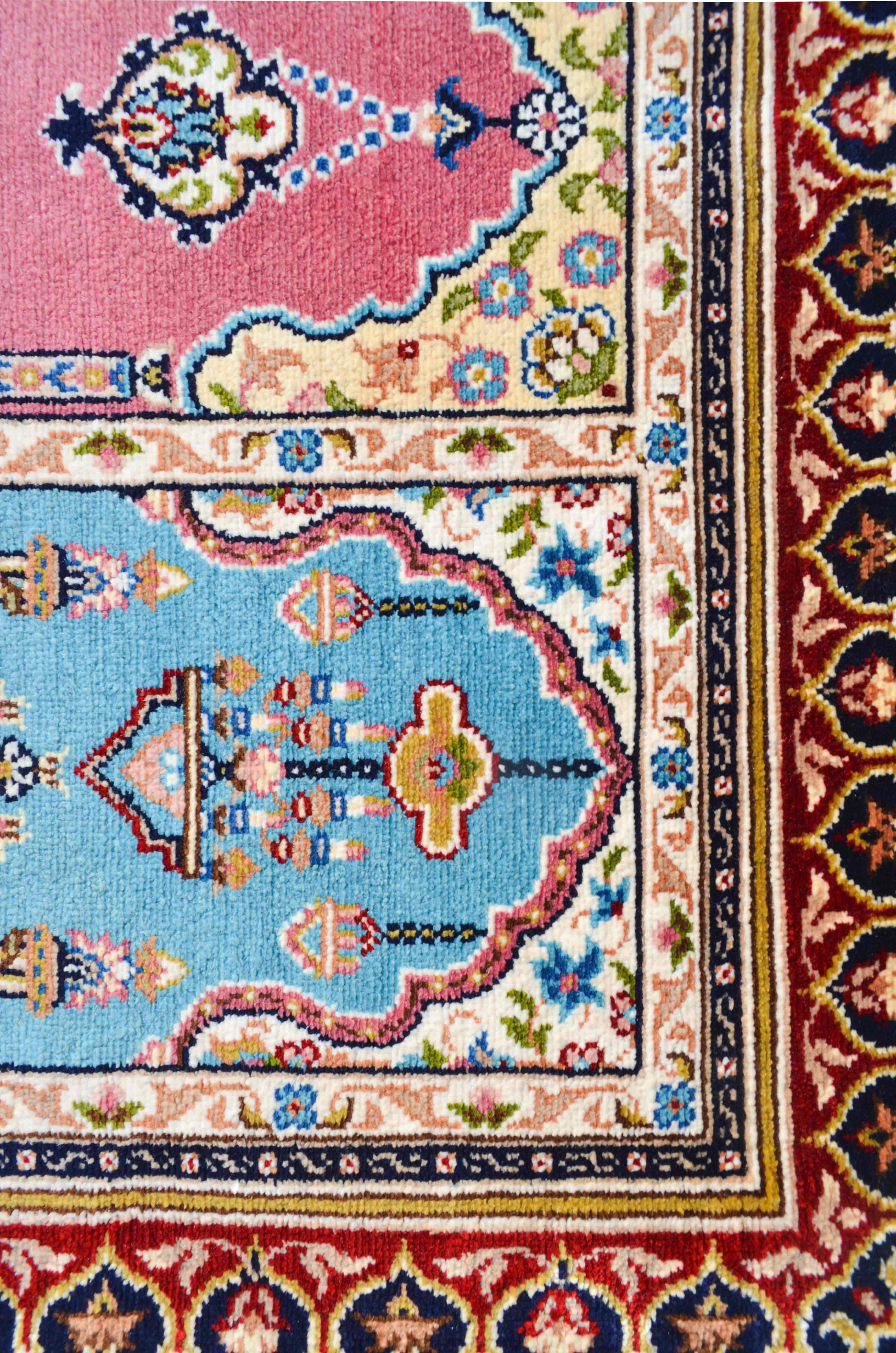 Üç Mihrap Paftalı Saf İpek El Dokuma Duvar Halısı (36x50 cm)