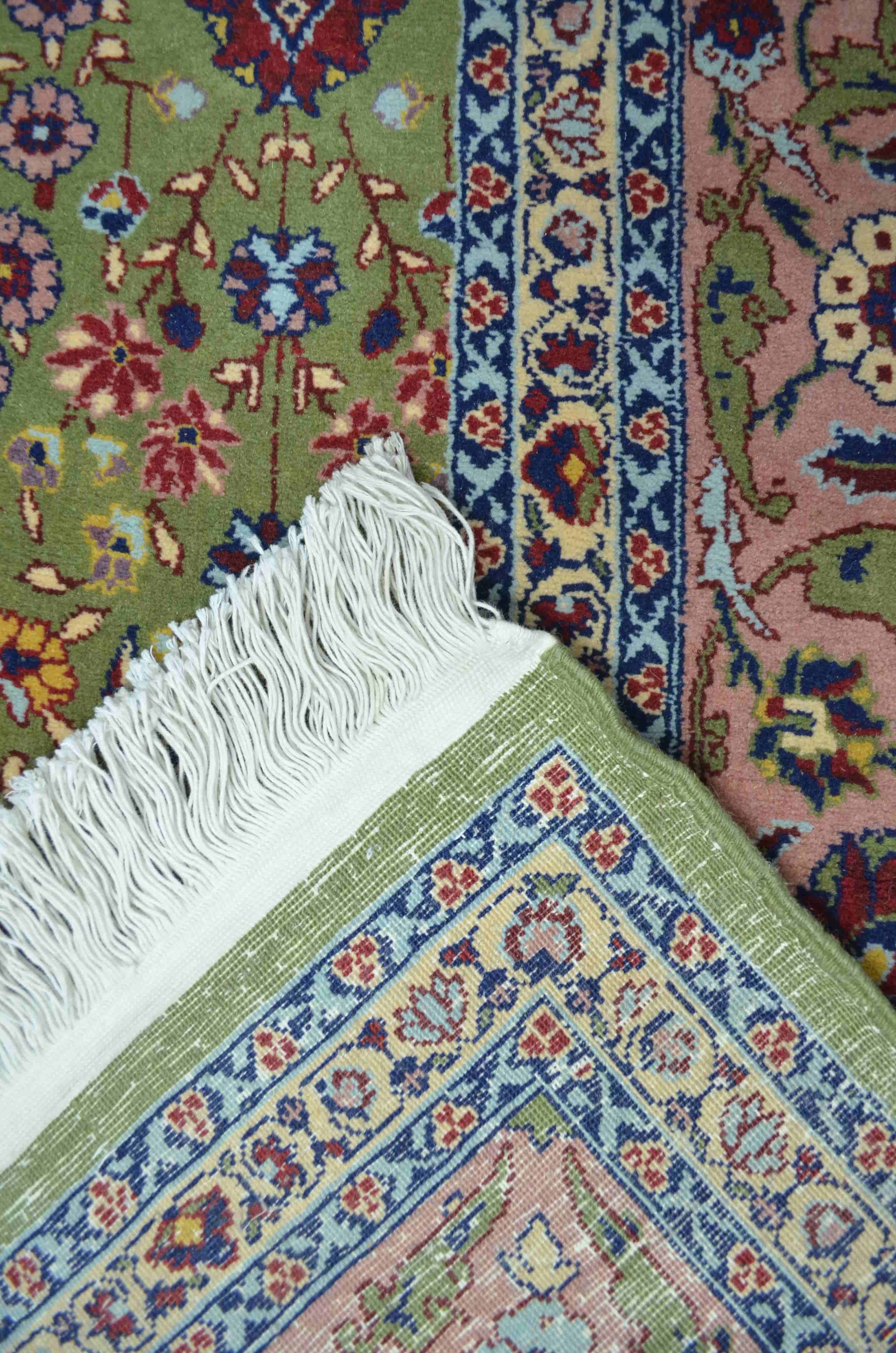Yedi Dağın Çiçeği Desenli Pembe ve Yeşil Renk El Dokuma Hereke Halısı 138x204 cm (2.82 m²)