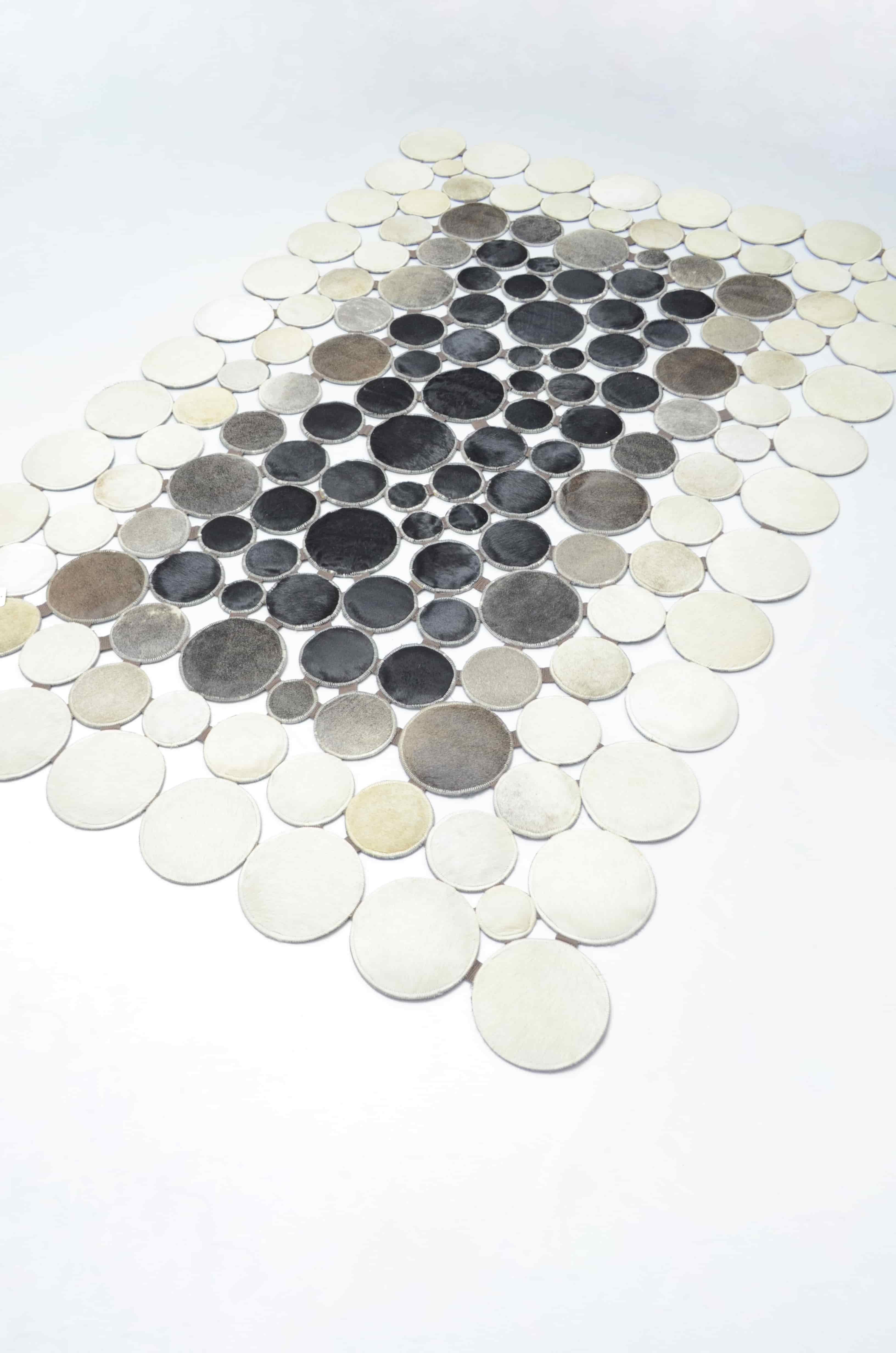 Siyah ve Beyaz Ombre Geçişli Deri Patchwork Halı 120x180 cm (2,16 m²)