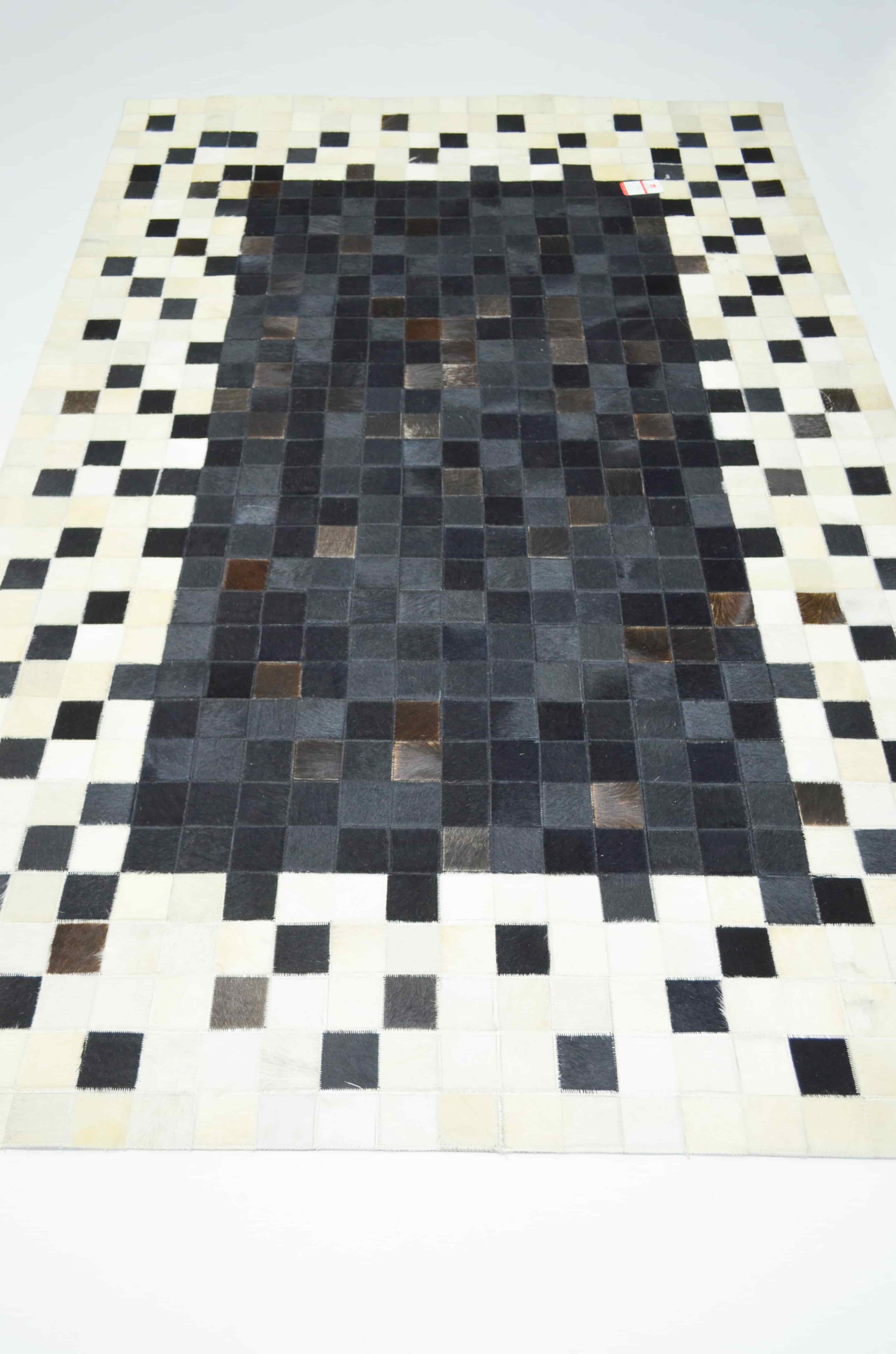 Siyah ve Beyaz Ombre Geçişli Deri Patchwork Halı 120x180 cm (2,16 m²)