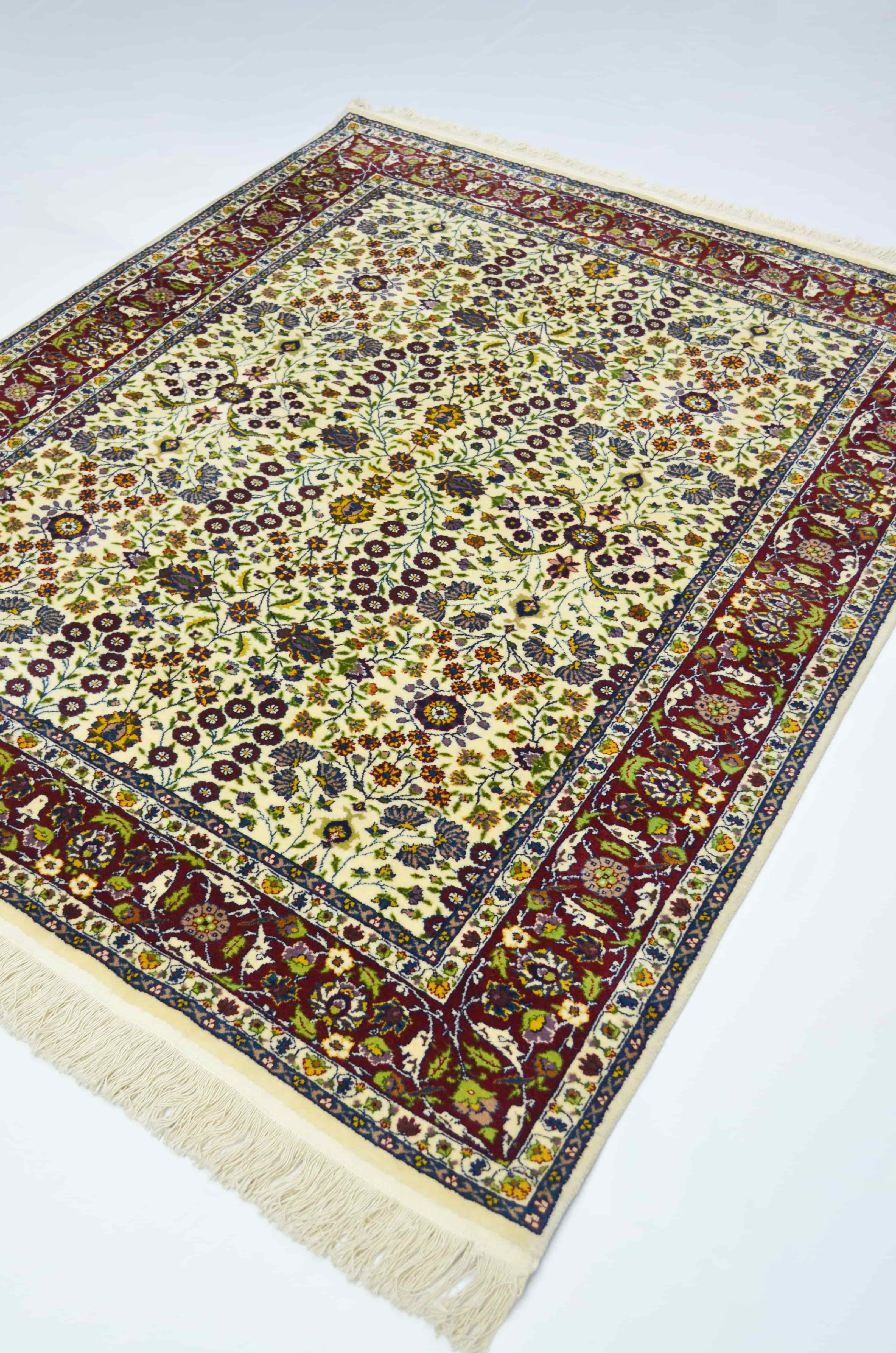 Yedi Dağın Çiçeği Desenli Krem Renk El Dokuma Hereke Halısı 145x175 cm (2.54 m²)