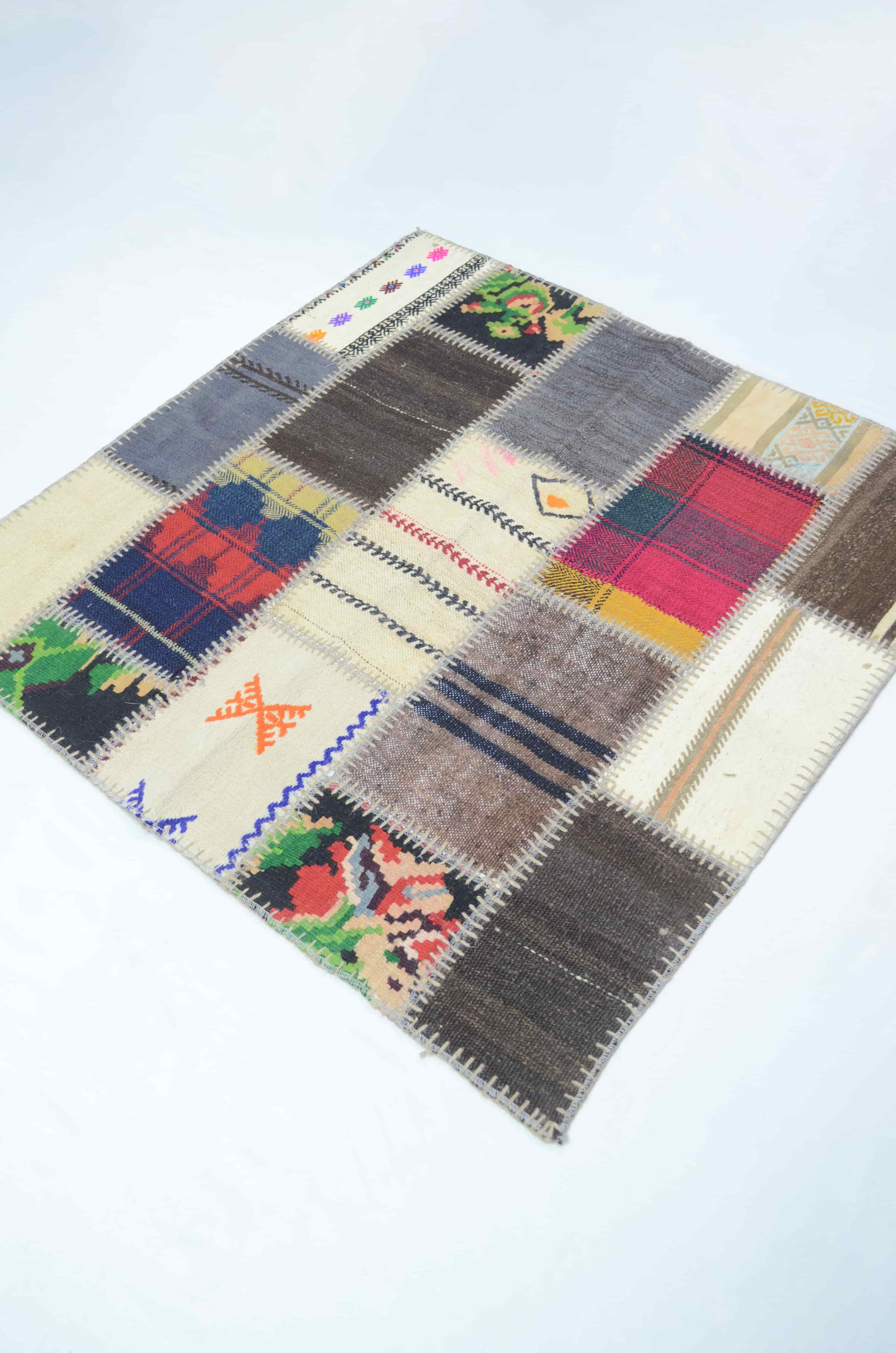 Patchwork El Dokuma Yün Kilim Karışık Renkli 101x102 cm (1.03 m²)