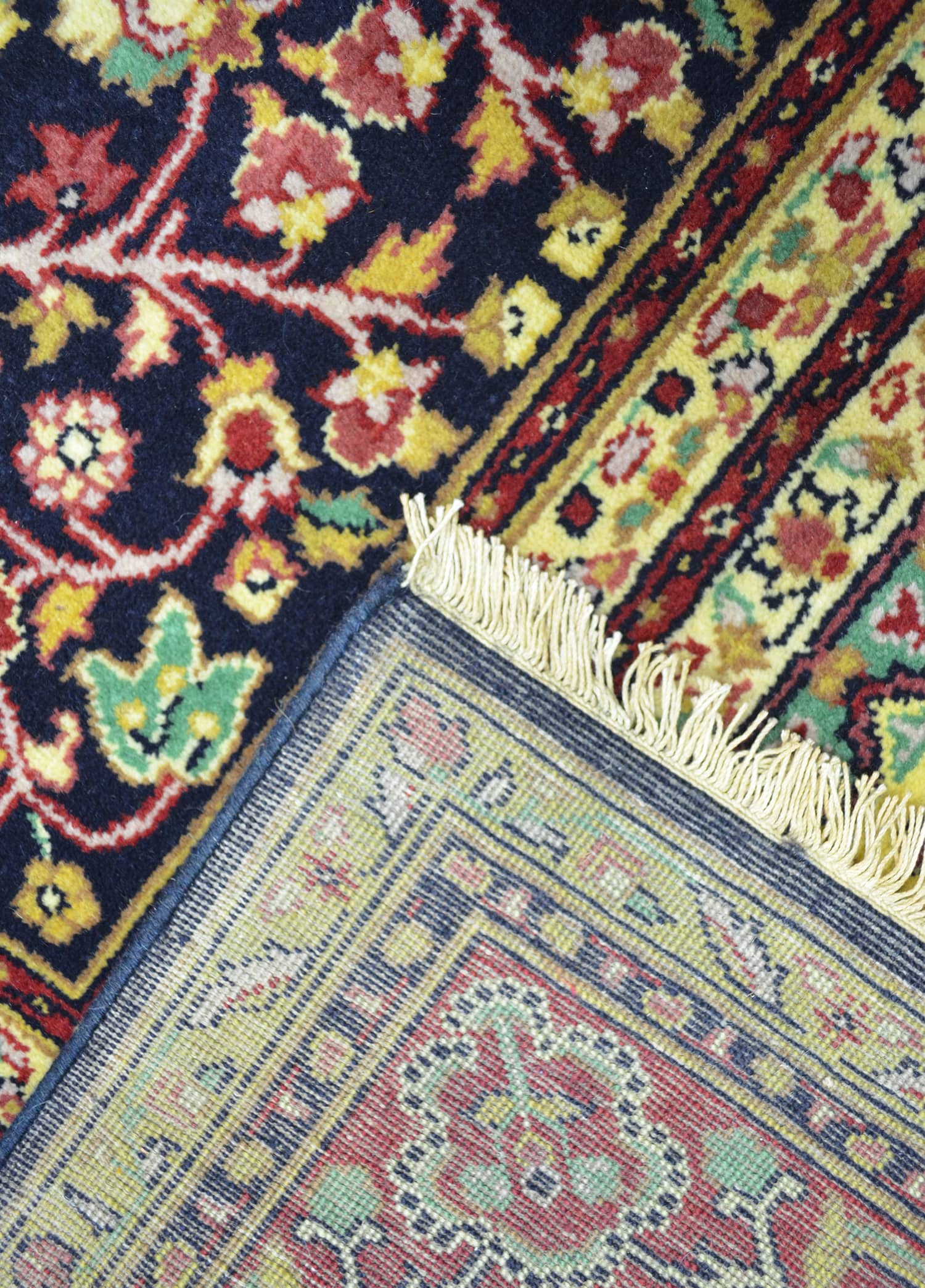 Yünden El Dokuma Uşak Halısı 124x182 cm (2.26 m²)
