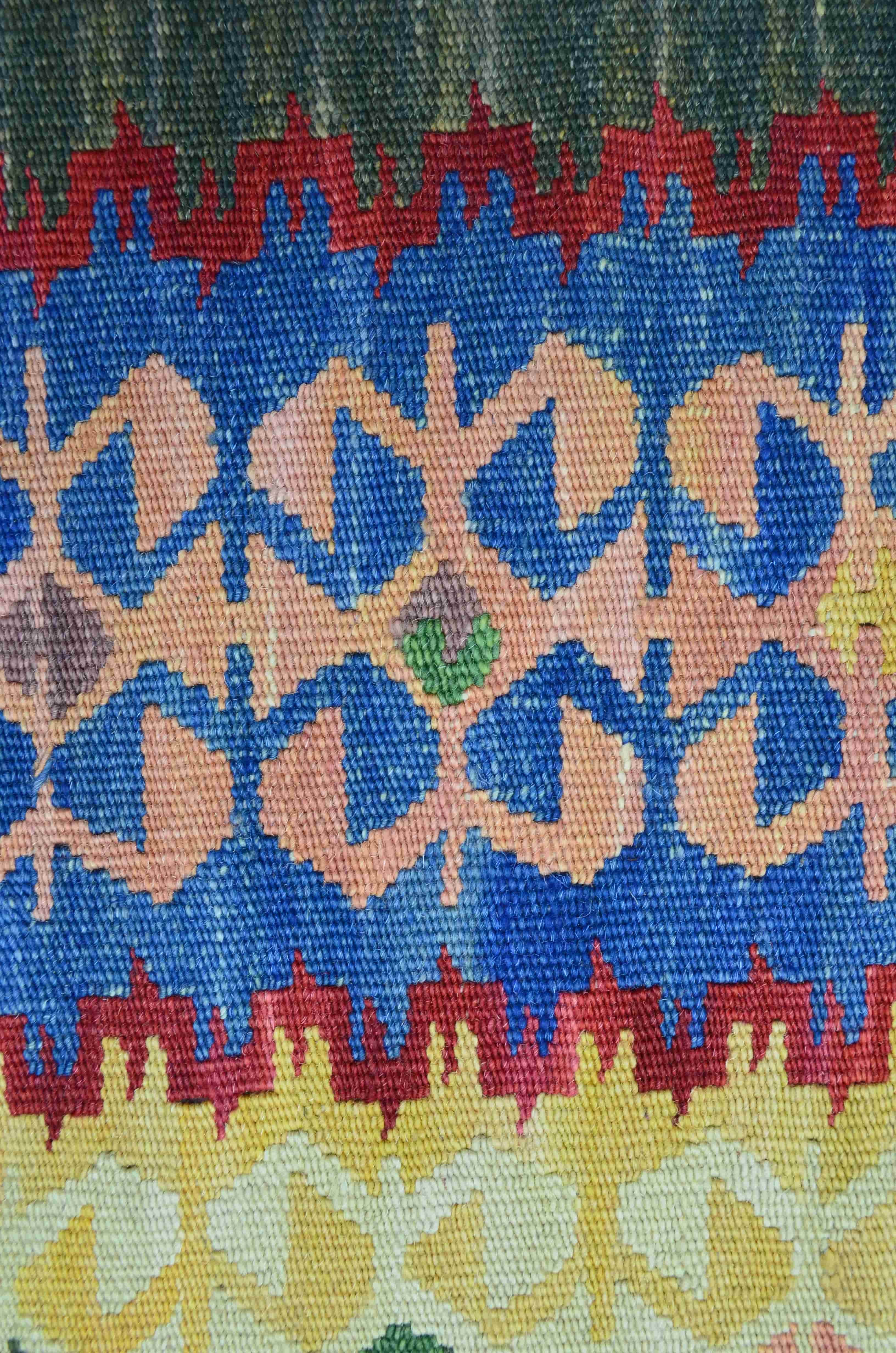 El Dokuma Renkli Kirmen Yünü ve Doğal Kök Boya Kilim 120x180 cm (2.16 m²)