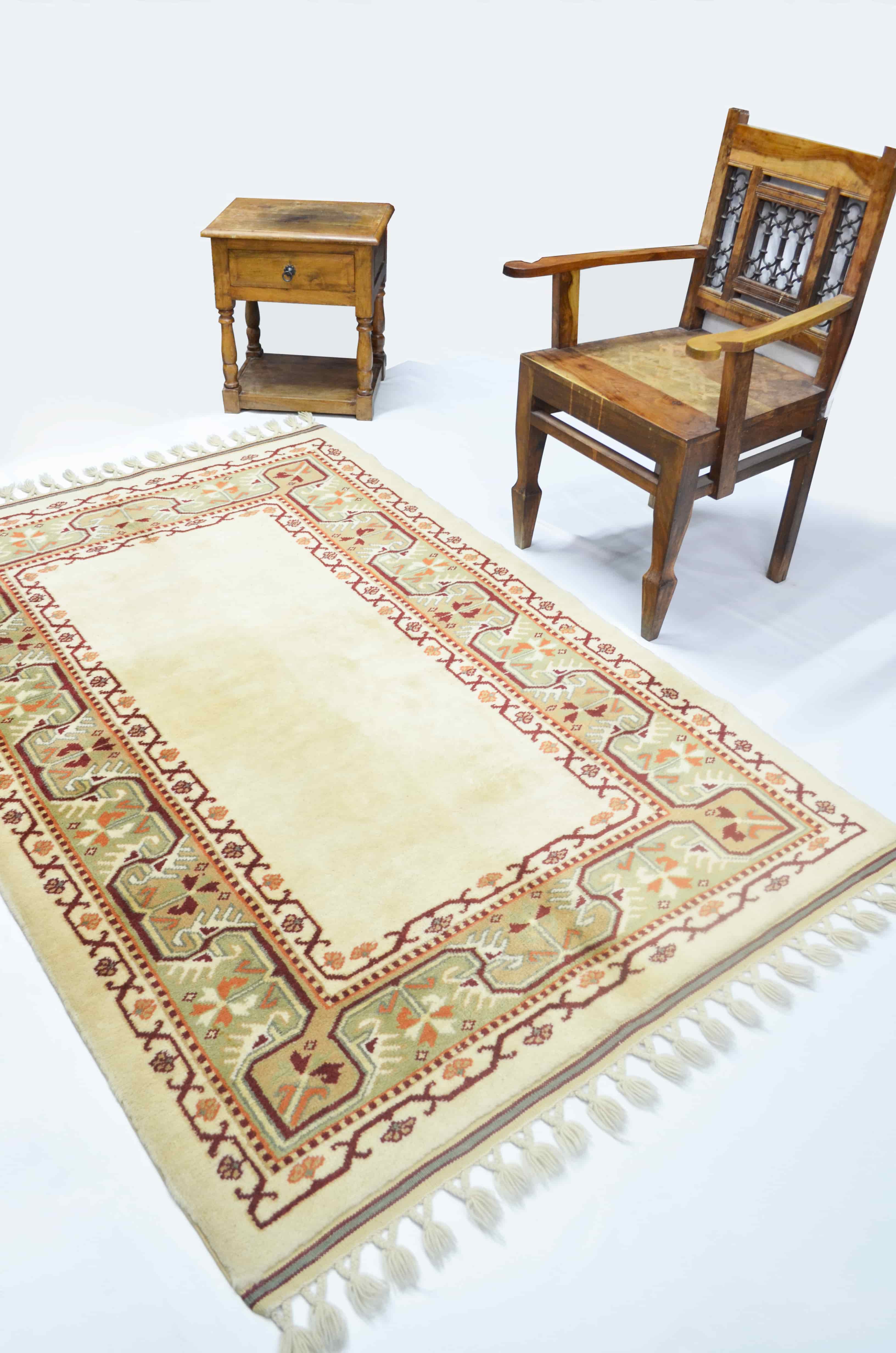 Yünden El Dokuma Bej Renk Yörük Halısı 127x185 cm (2.35 m²)
