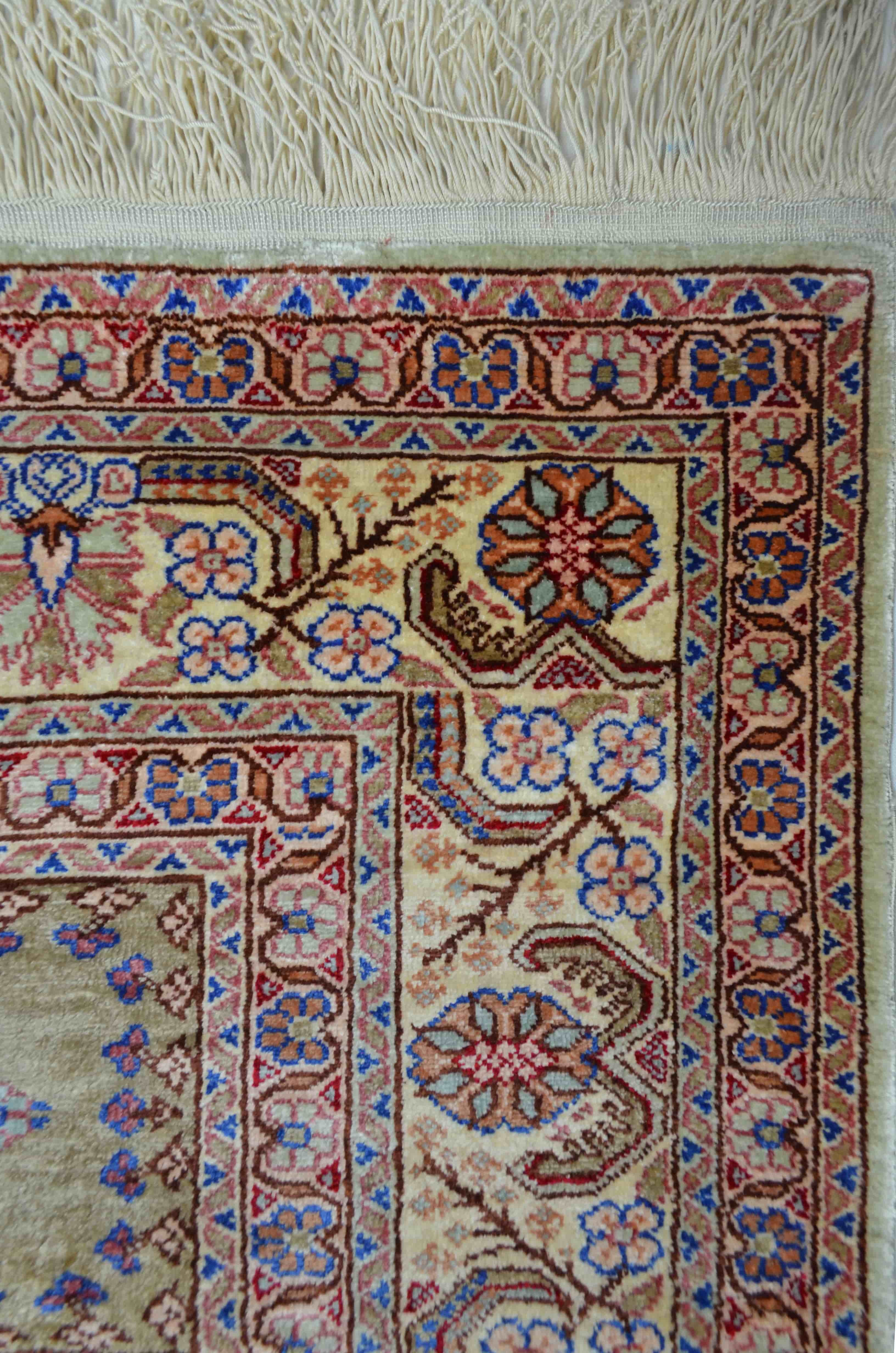 Saf İpekten El Dokuma Mihraplı Aile Namazlığı Kayseri Halısı 72x109 cm (0.79 m²)