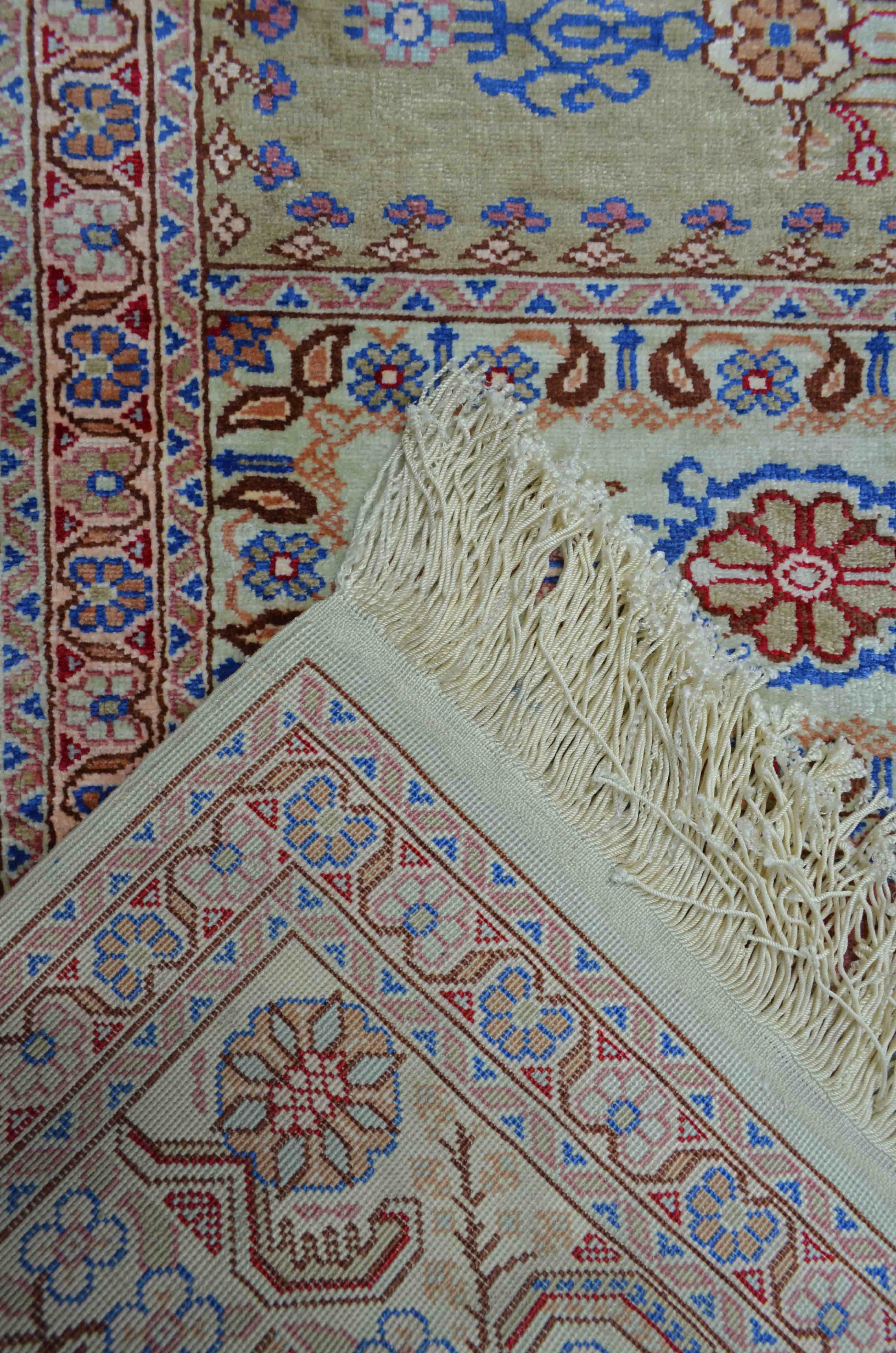 Saf İpekten El Dokuma Mihraplı Aile Namazlığı Kayseri Halısı 72x109 cm (0.79 m²)