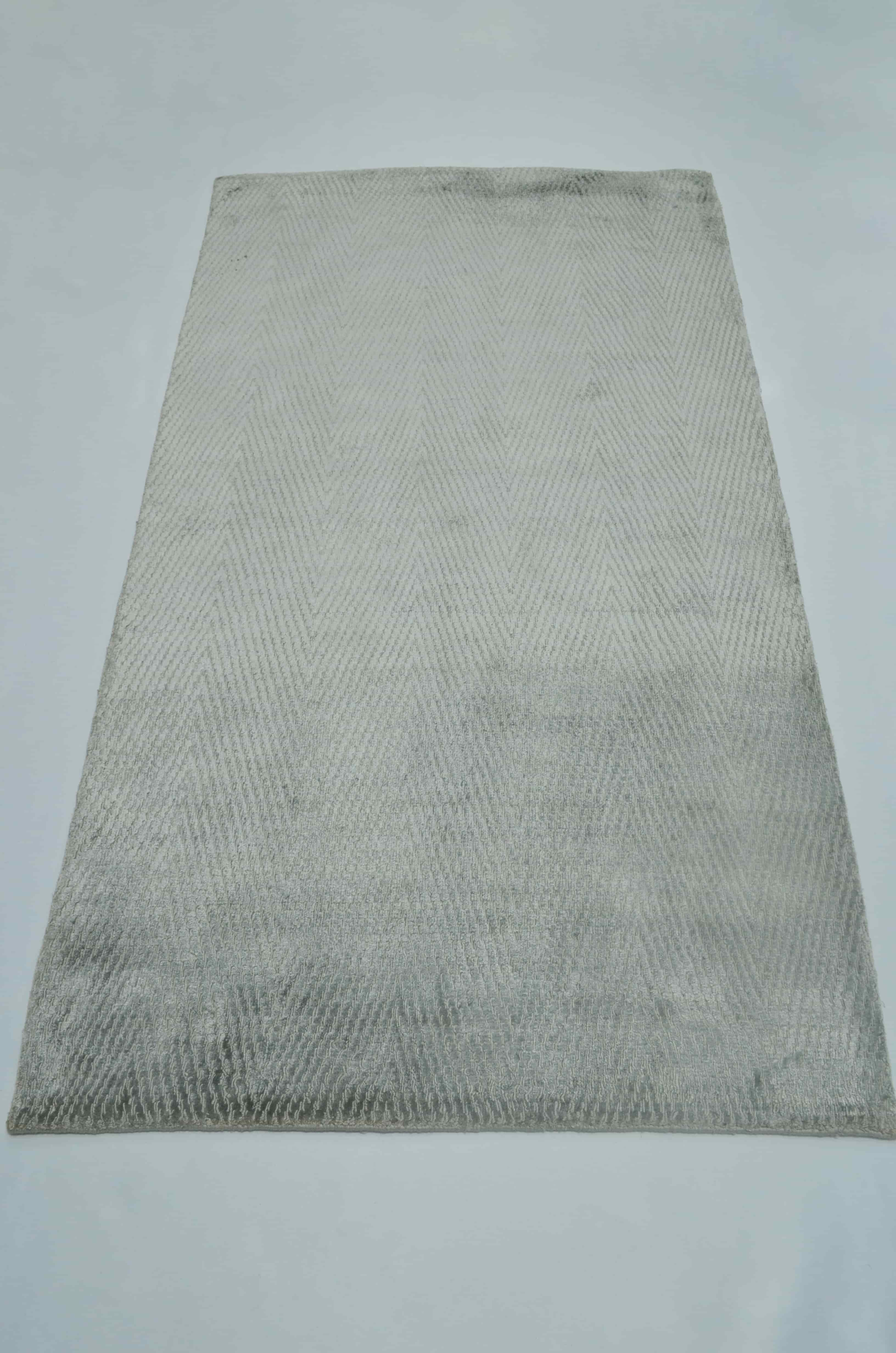 Nüans Gri Renk İpek Görünümlü Viskoz Modern El Dokuma Halı 80x150 cm (1.2 m²)