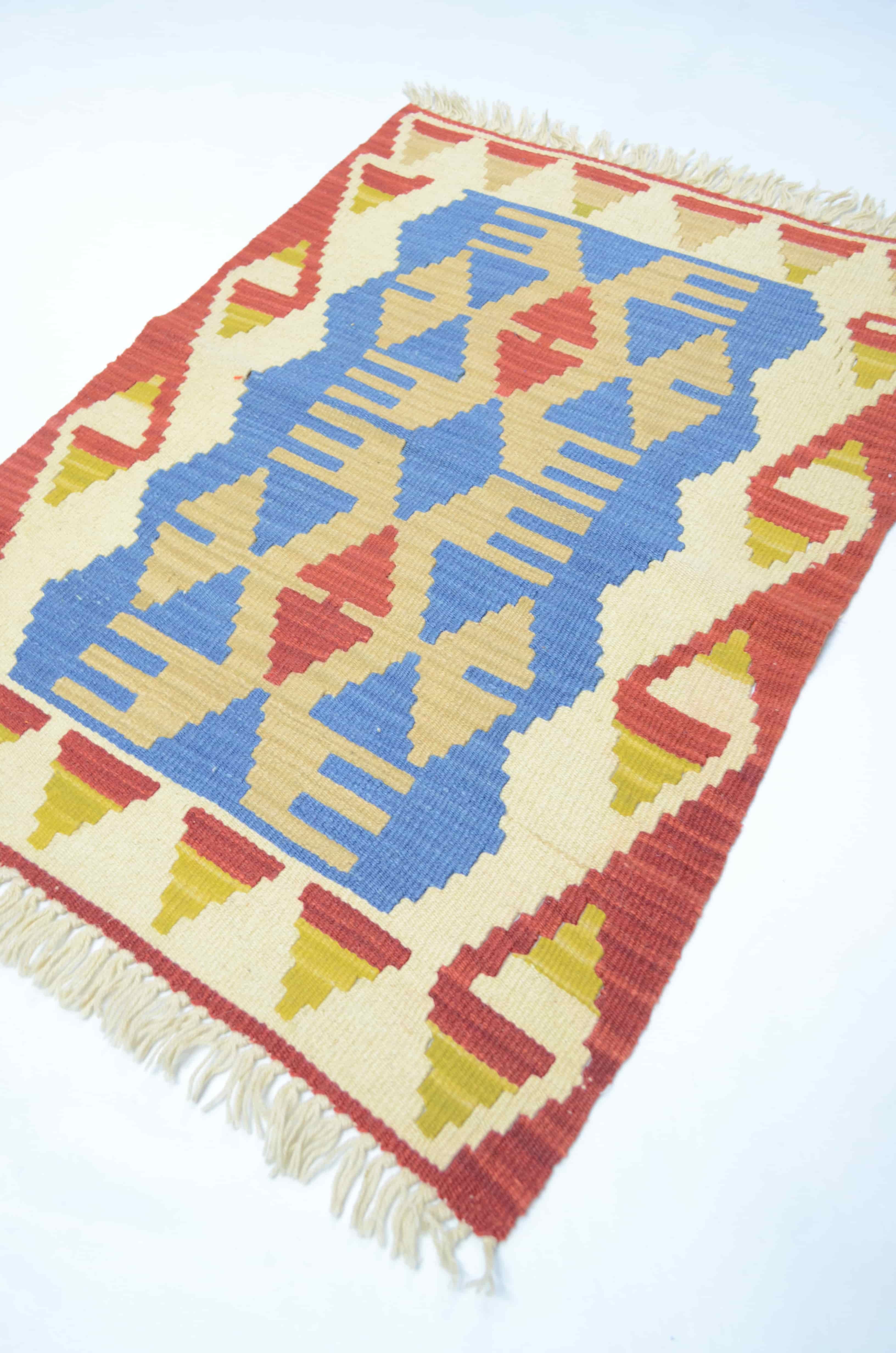 El Dokuma Kırmızı ve Mavi Renk Uşak Kilim 66x84 cm (0,55 m²)