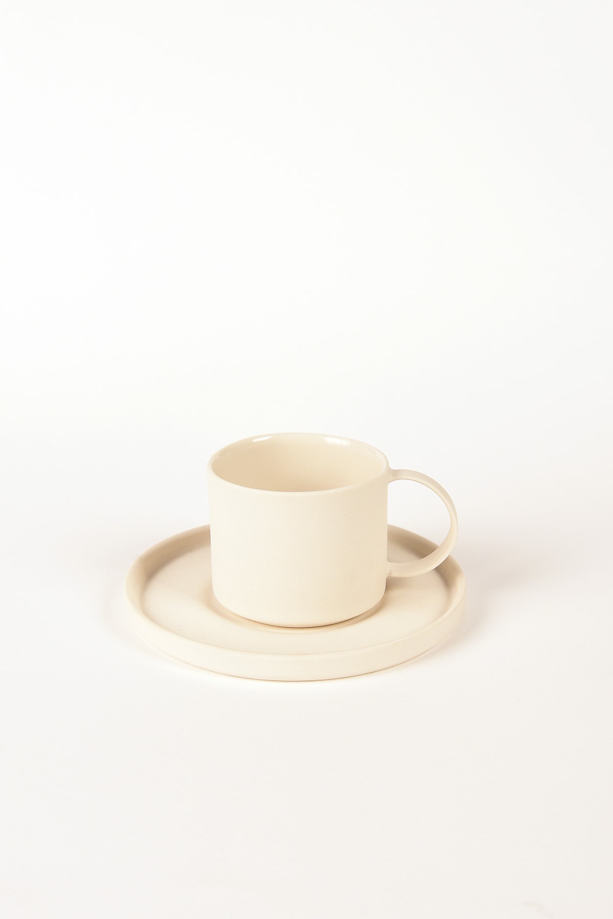 Pebble Beyaz Türk Kahvesi Fincanı ve Tabağı – El Yapımı 70 ml English Porcelain