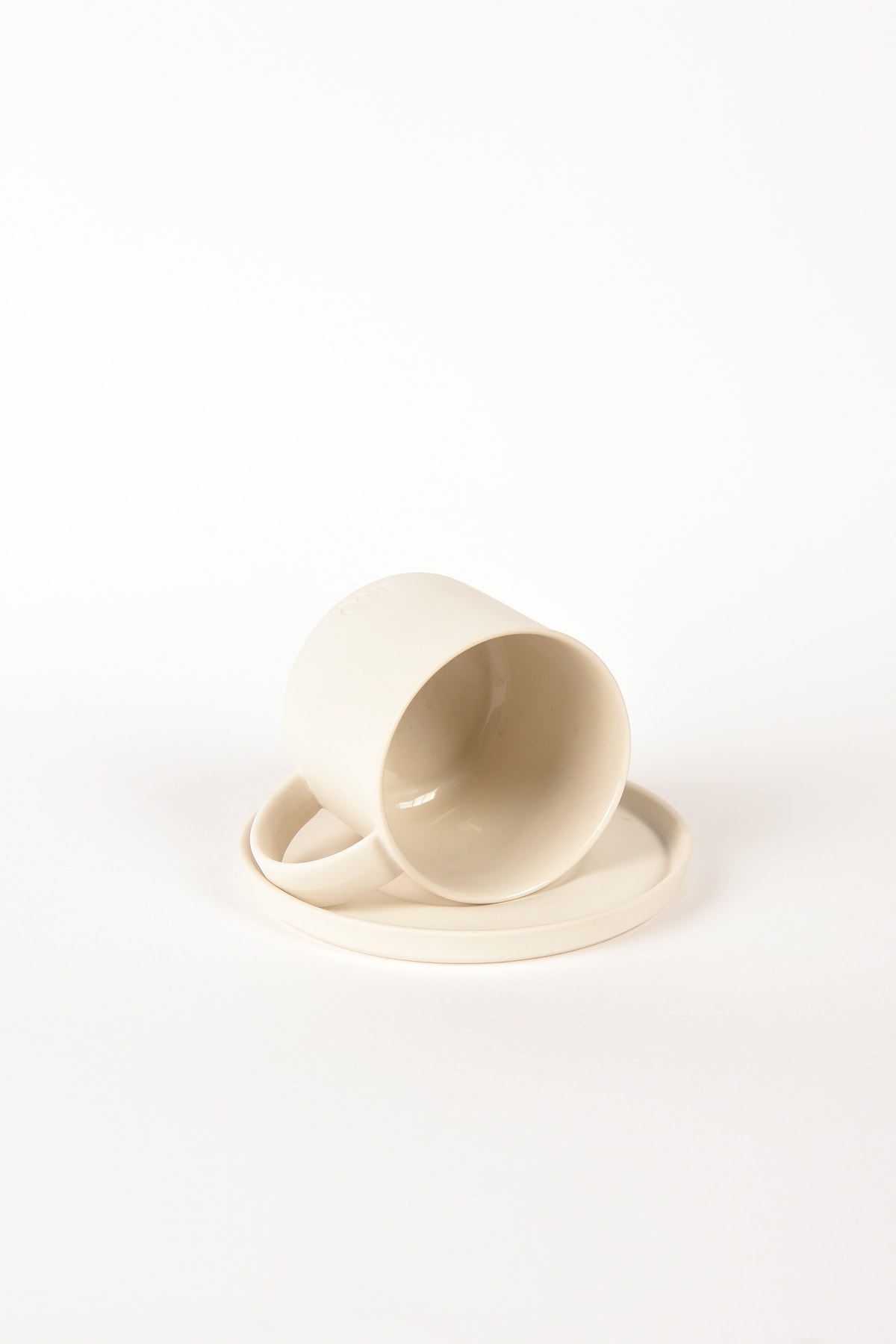 Pebble Beyaz Türk Kahvesi Fincanı ve Tabağı – El Yapımı 70 ml English Porcelain