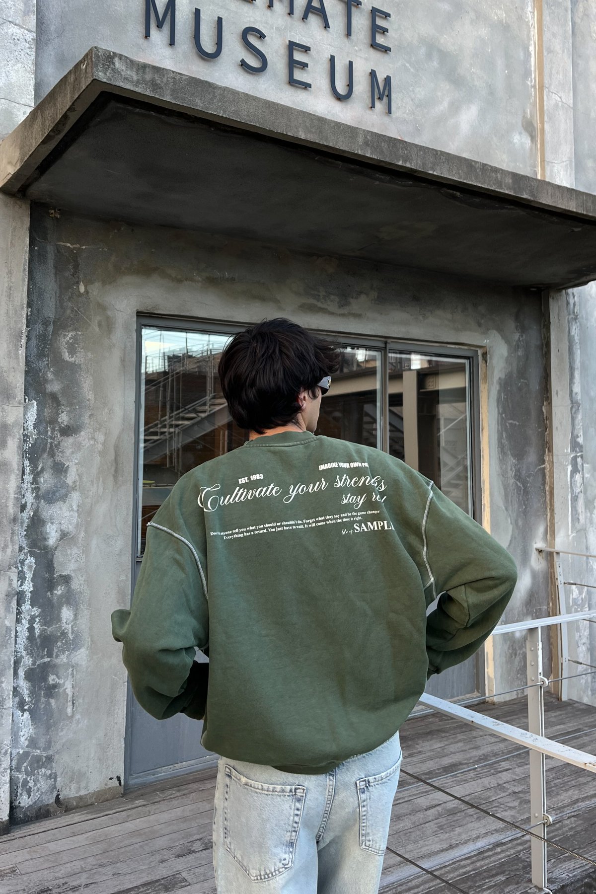 Yıkamalı Cultivate Sırt Baskılı Koyu Yeşil Sweatshirt