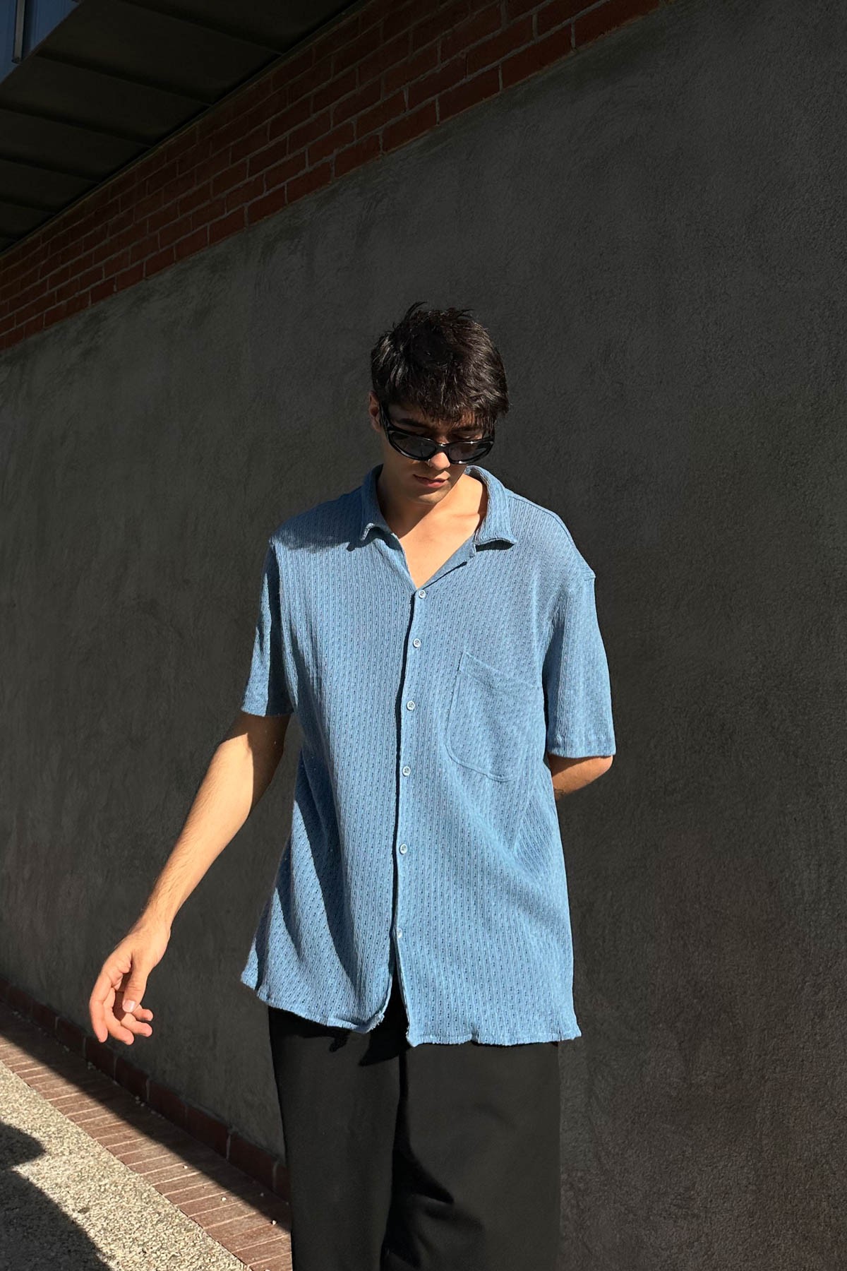 Delik Detaylı Oversize Mavi Gömlek