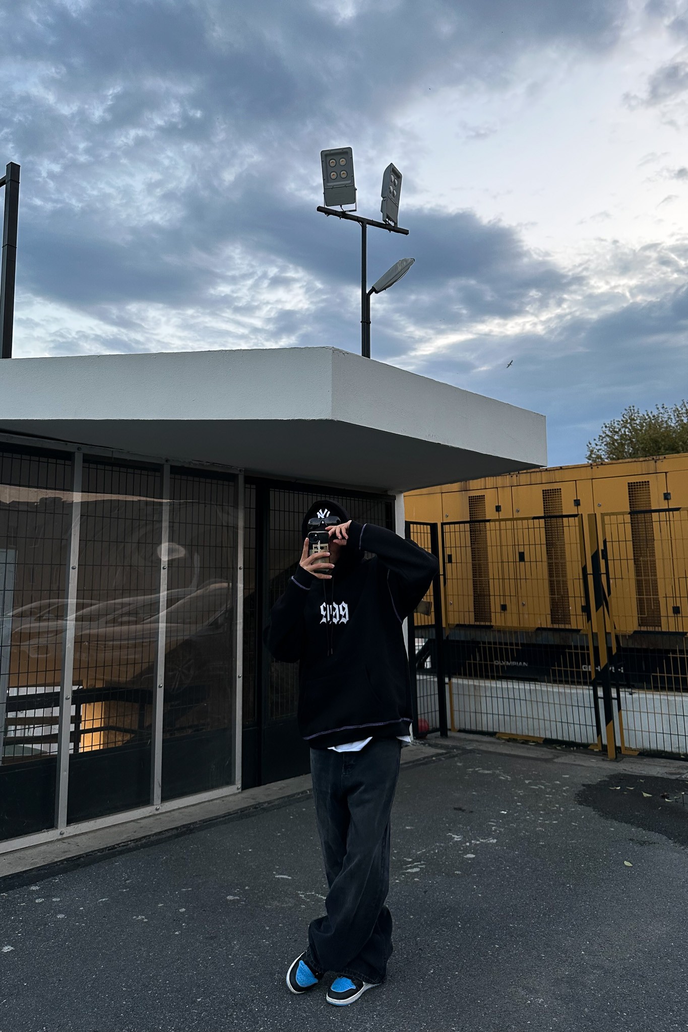 999 Eye Baskılı Siyah Sweatshirt