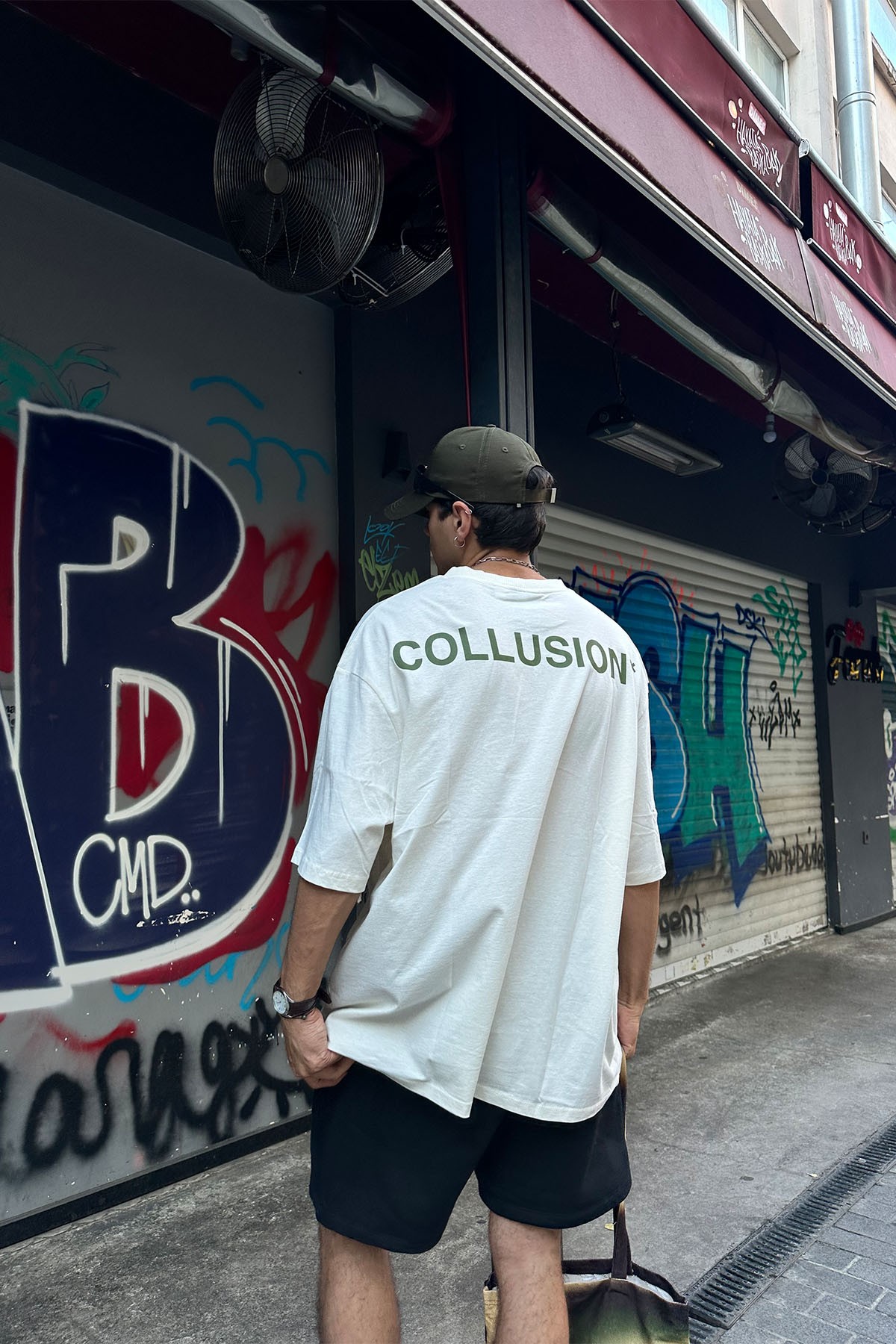 Sırt Collusıon Baskılı Ekru T-Shirt