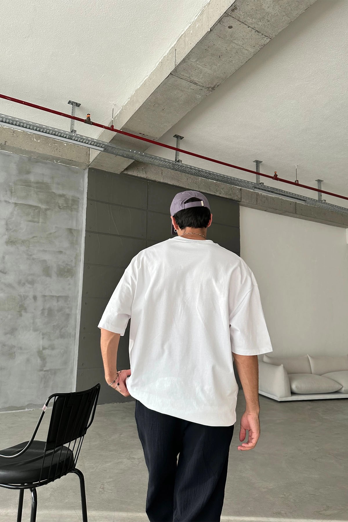 Reverse Baskılı Oversize Beyaz T-Shirt