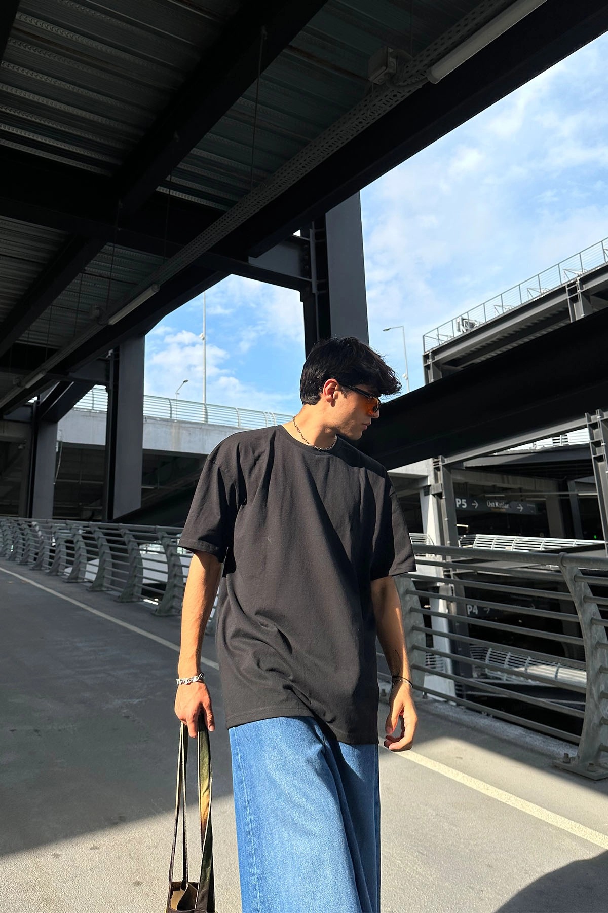 Limited Edition Sırt Baskılı Oversize Siyah T-Shirt