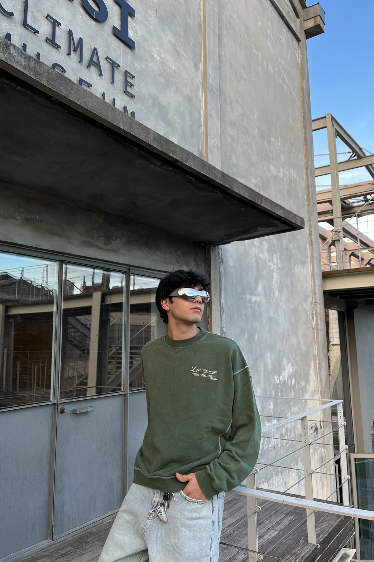 Yıkamalı Cultivate Sırt Baskılı Koyu Yeşil Sweatshirt