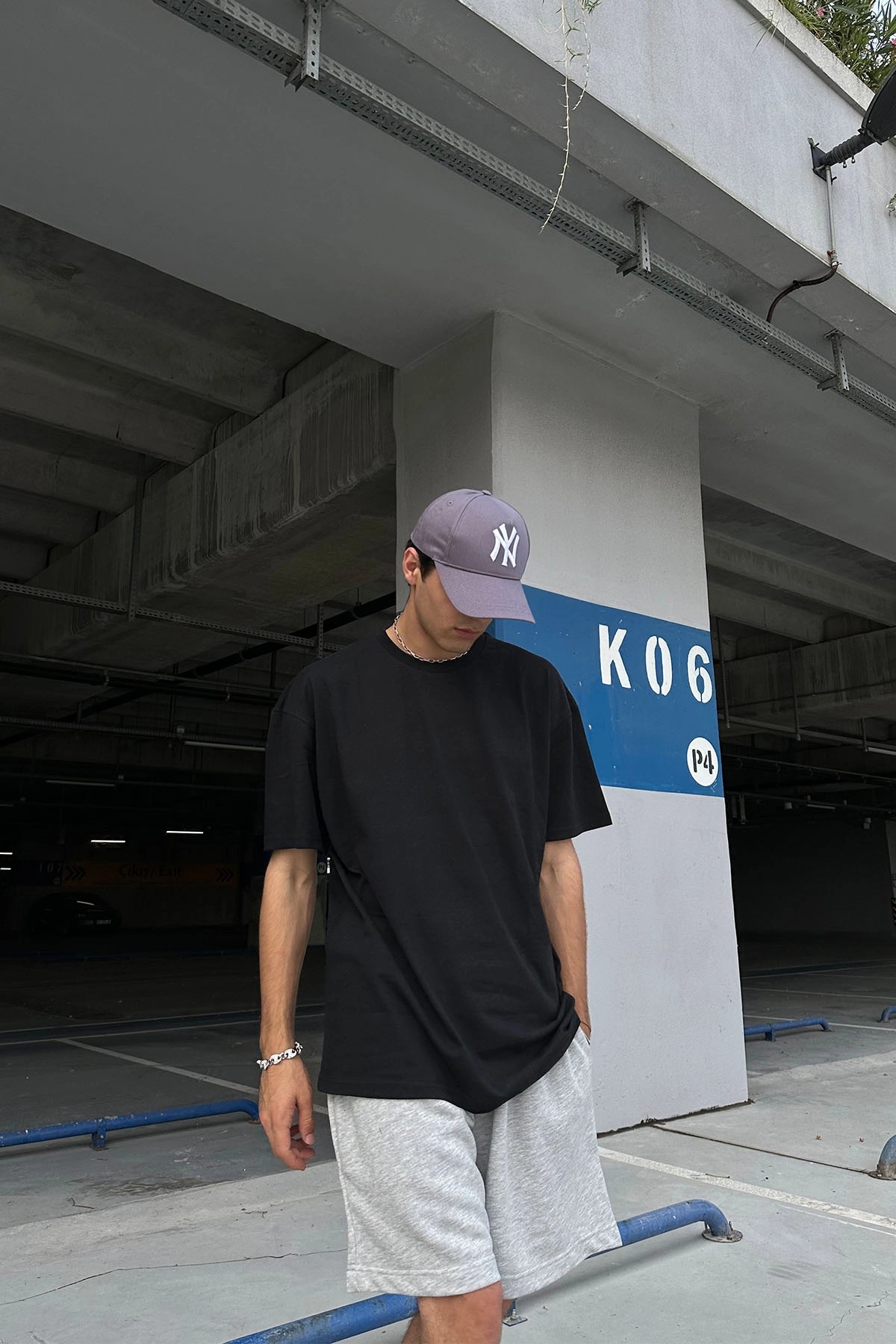 Sırt Trip Baskılı Oversize Siyah T-Shirt