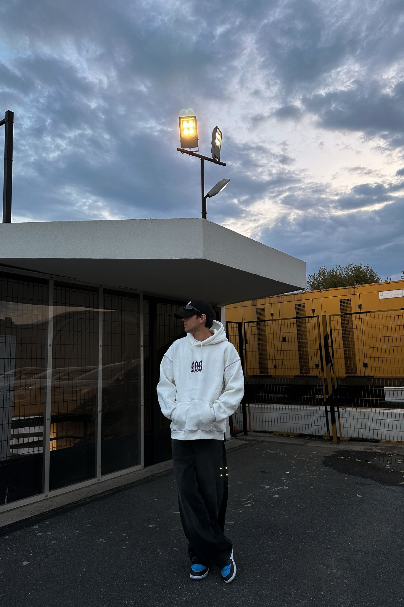 999 Eye Baskılı Beyaz Sweatshirt