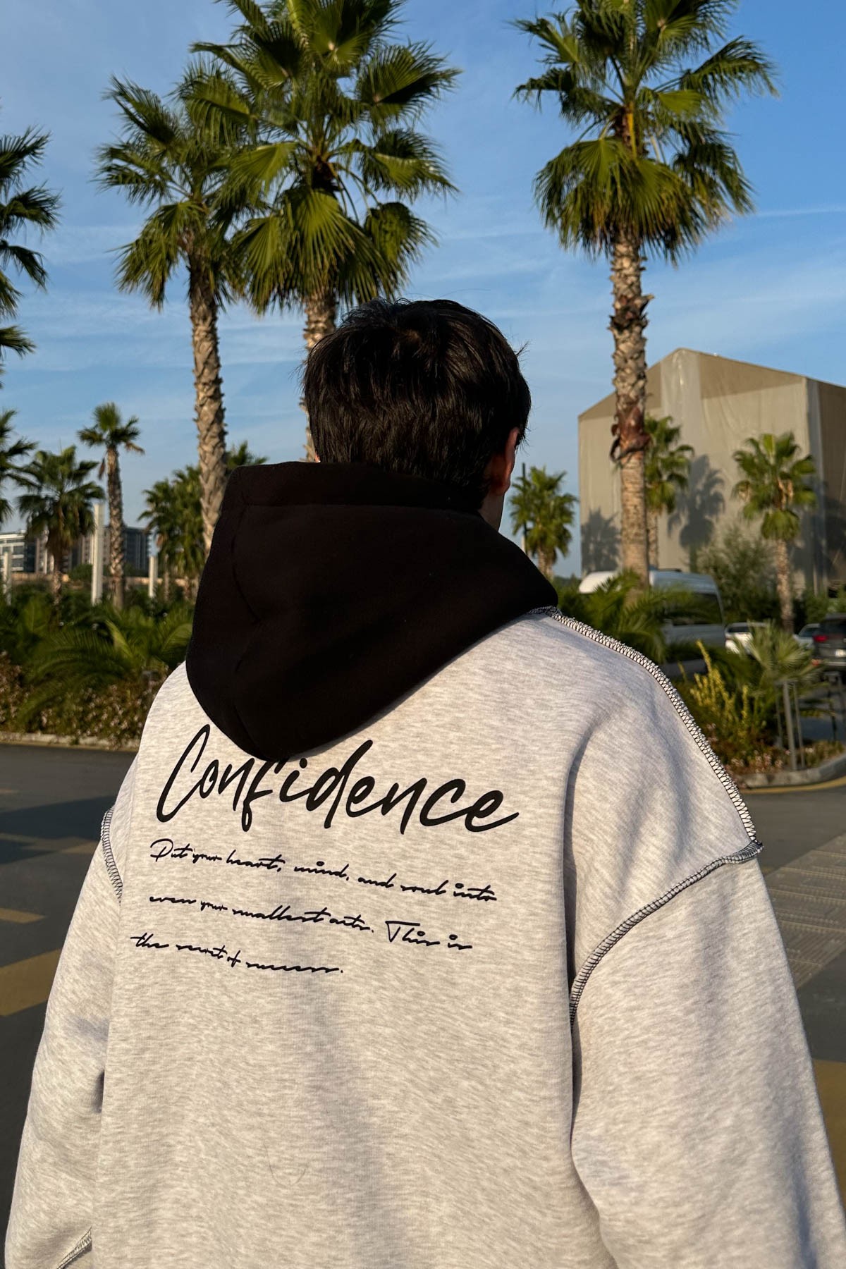 Confidence Baskılı Ters Dikiş Gri Oversize Sweatshirt