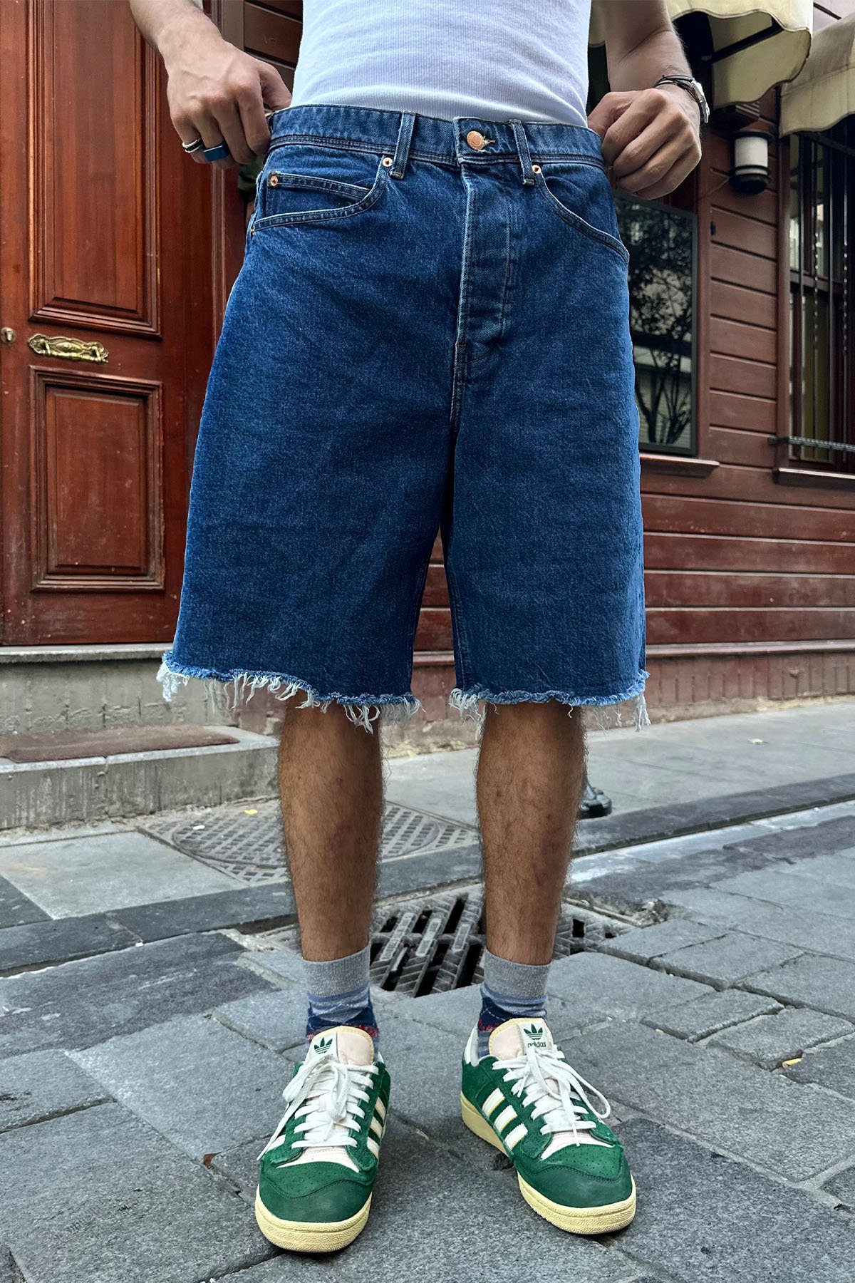 Kesik Paça Denim Şort