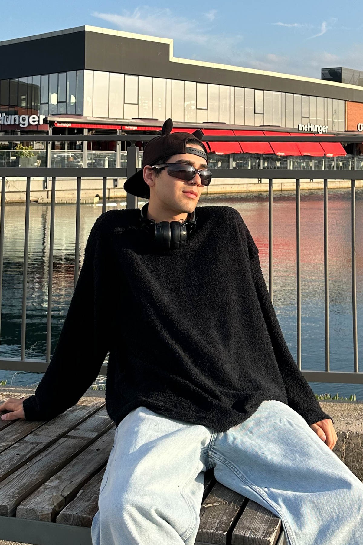 Strix Siyah Peluş Kumaş Sweatshirt
