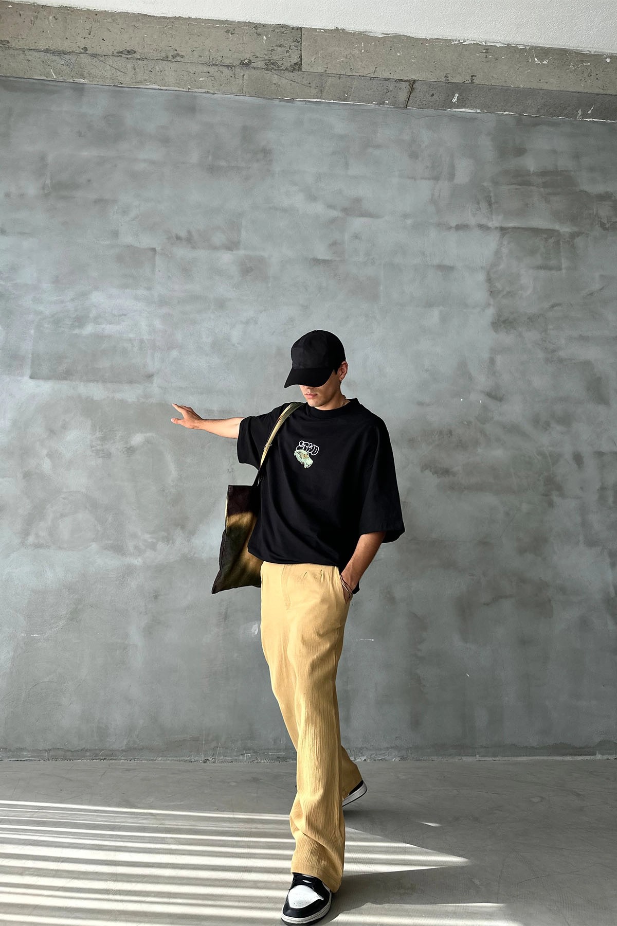 Green Car Nakış Detay Oversize Siyah T-Shirt