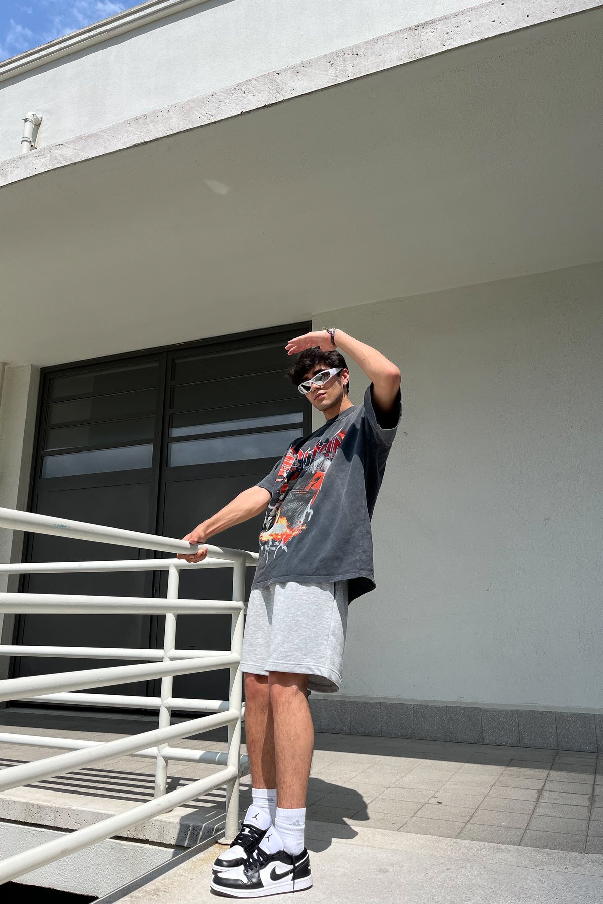 Basic Gri Baggy Short