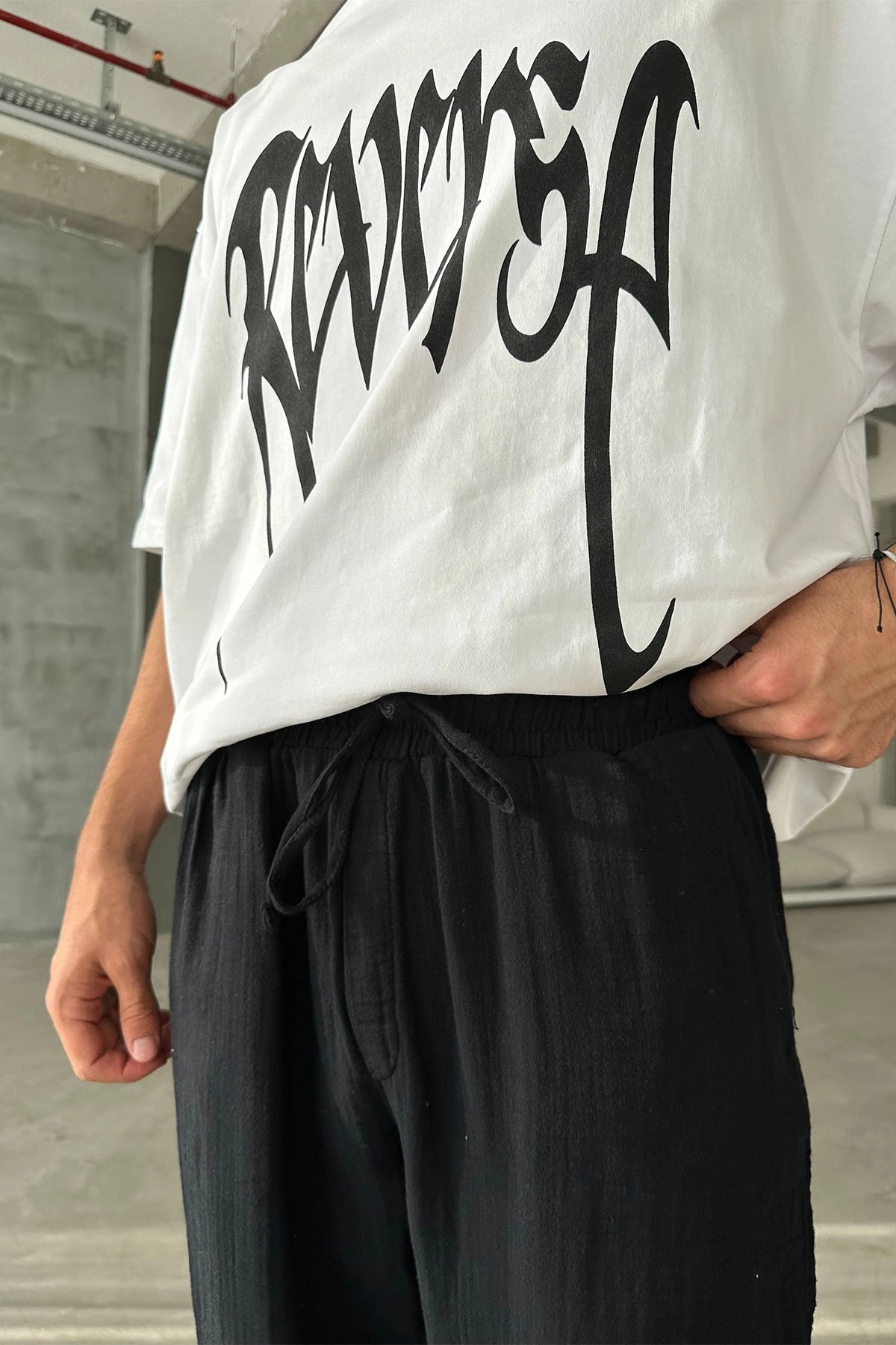 Reverse Baskılı Oversize Beyaz T-Shirt